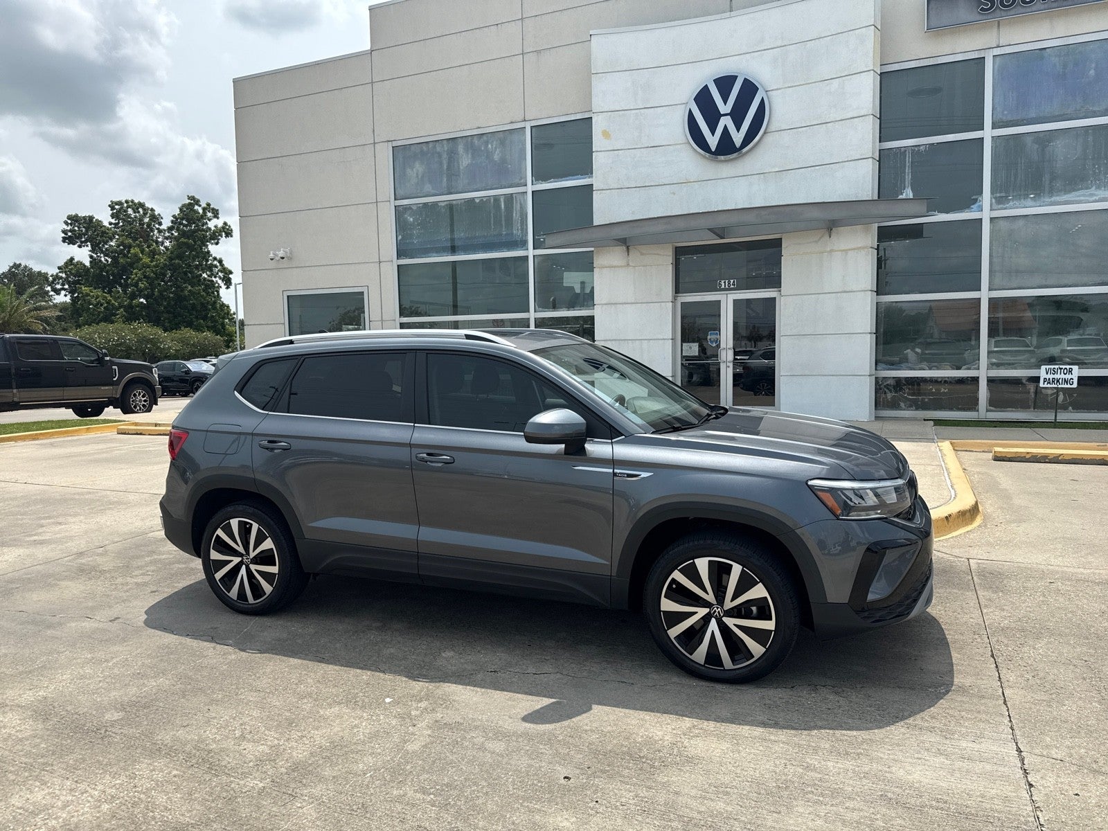 2023 Volkswagen Taos SE FWD