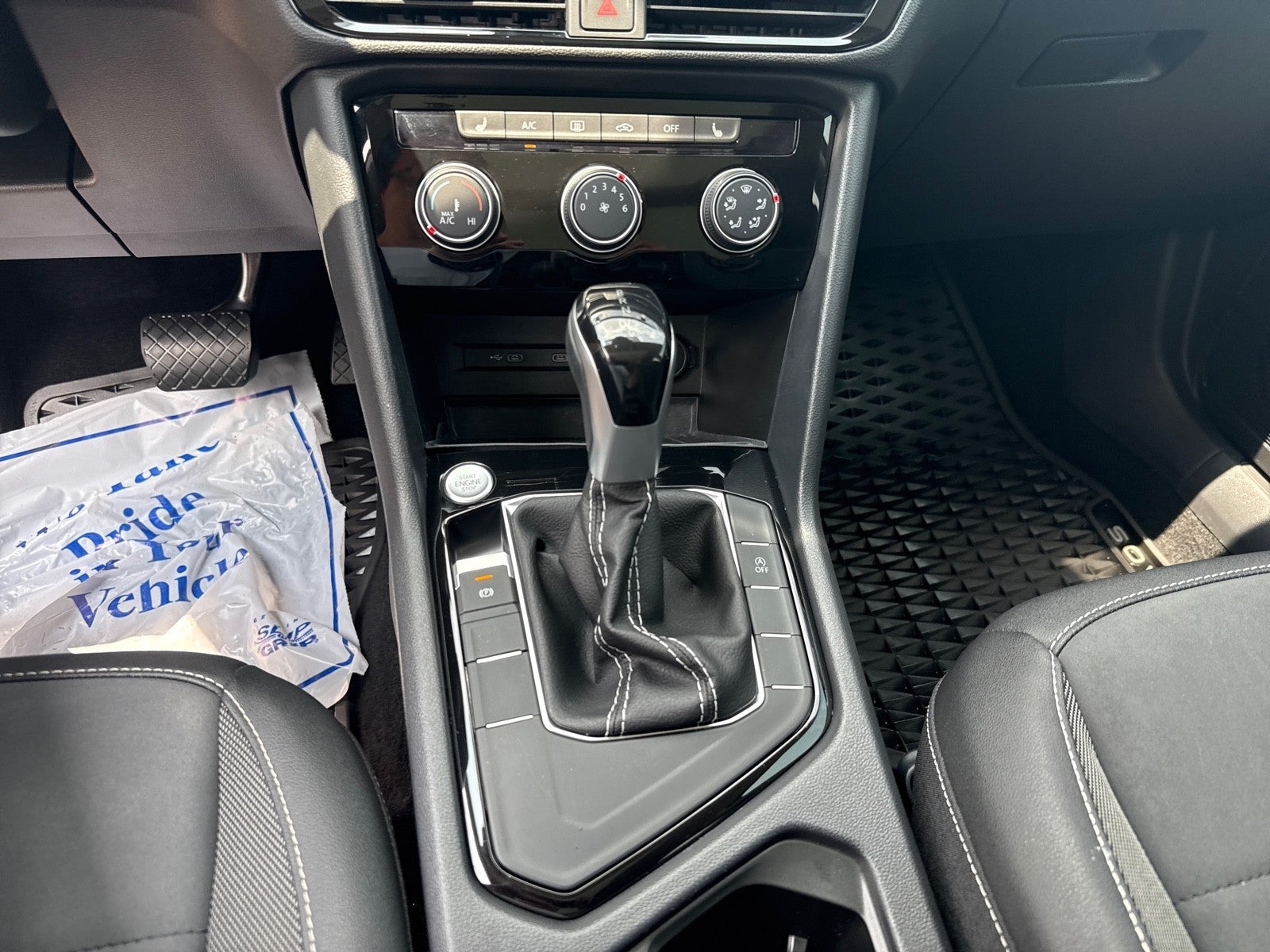 2023 Volkswagen Taos SE FWD