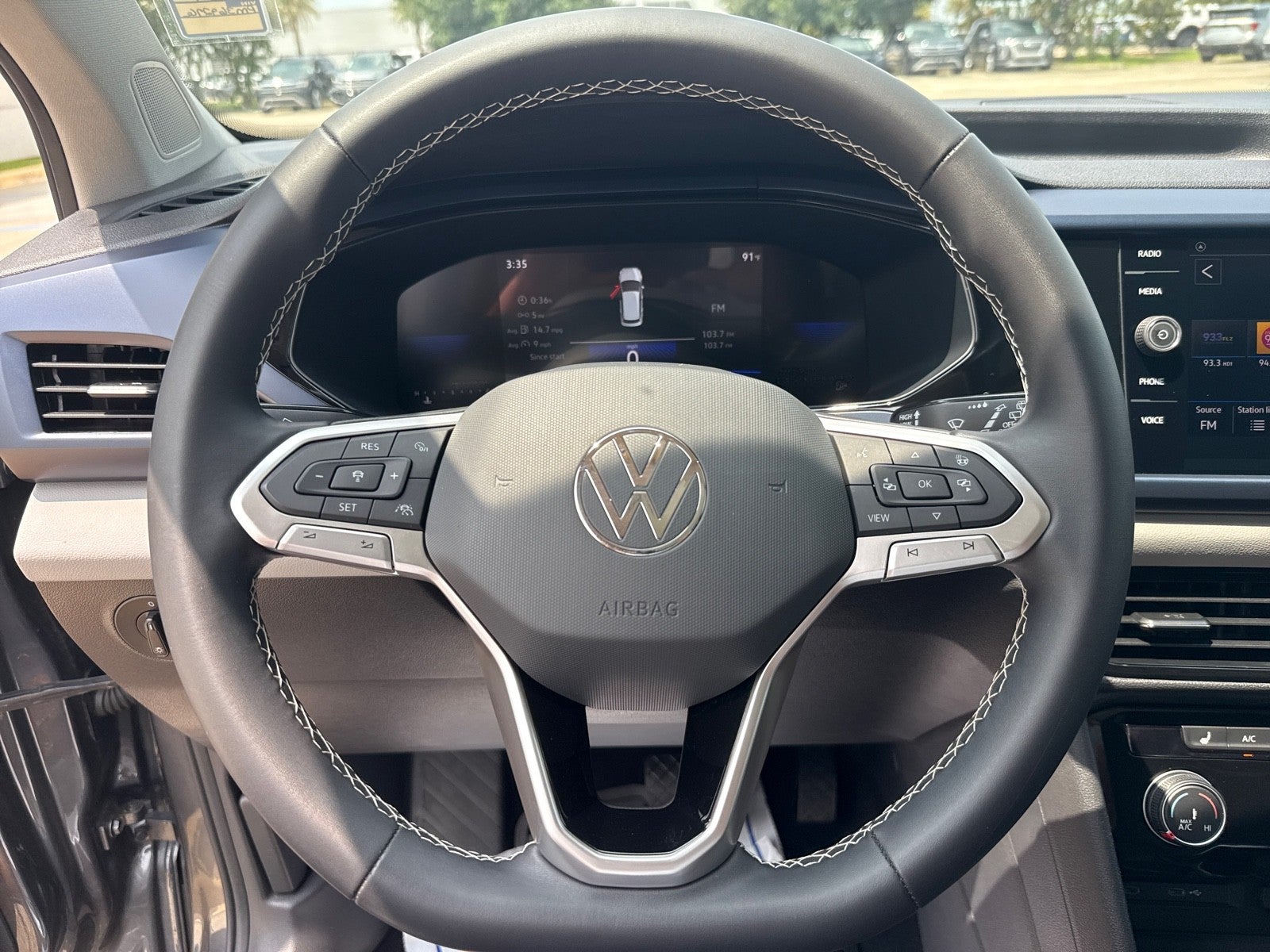 2023 Volkswagen Taos SE FWD