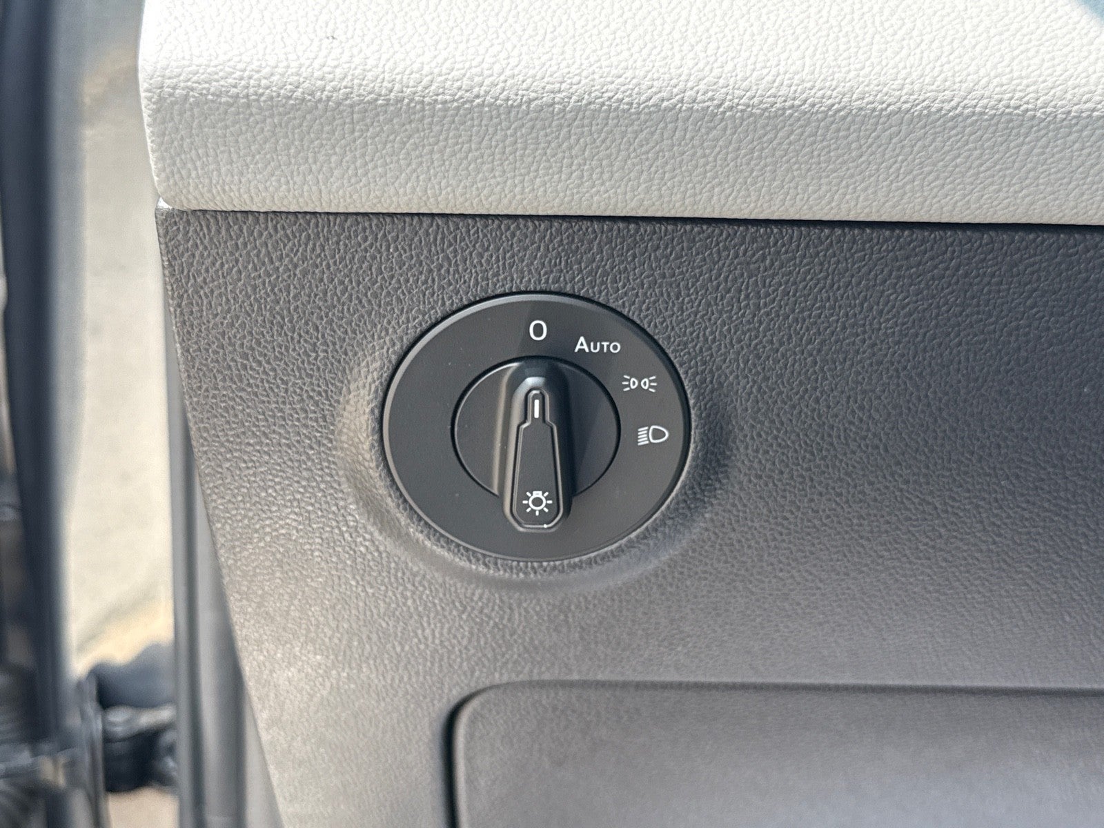 2023 Volkswagen Taos SE FWD