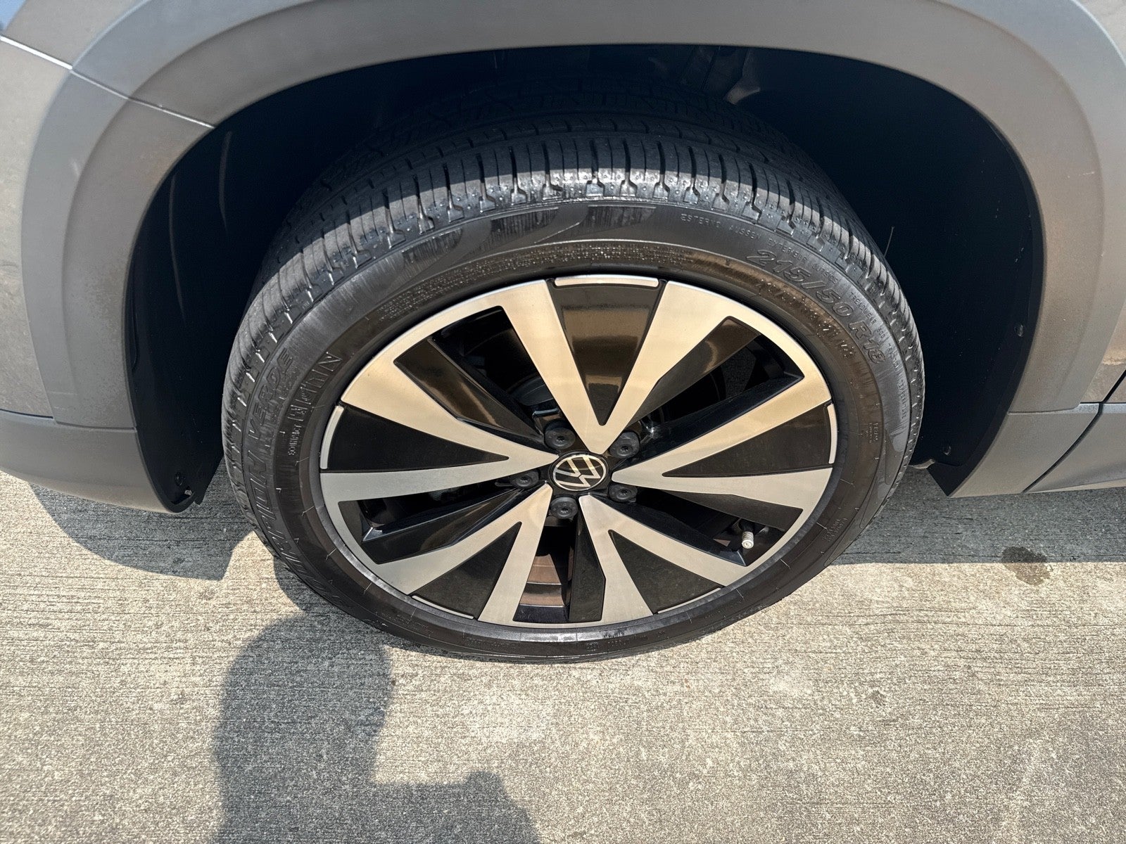 2023 Volkswagen Taos SE FWD