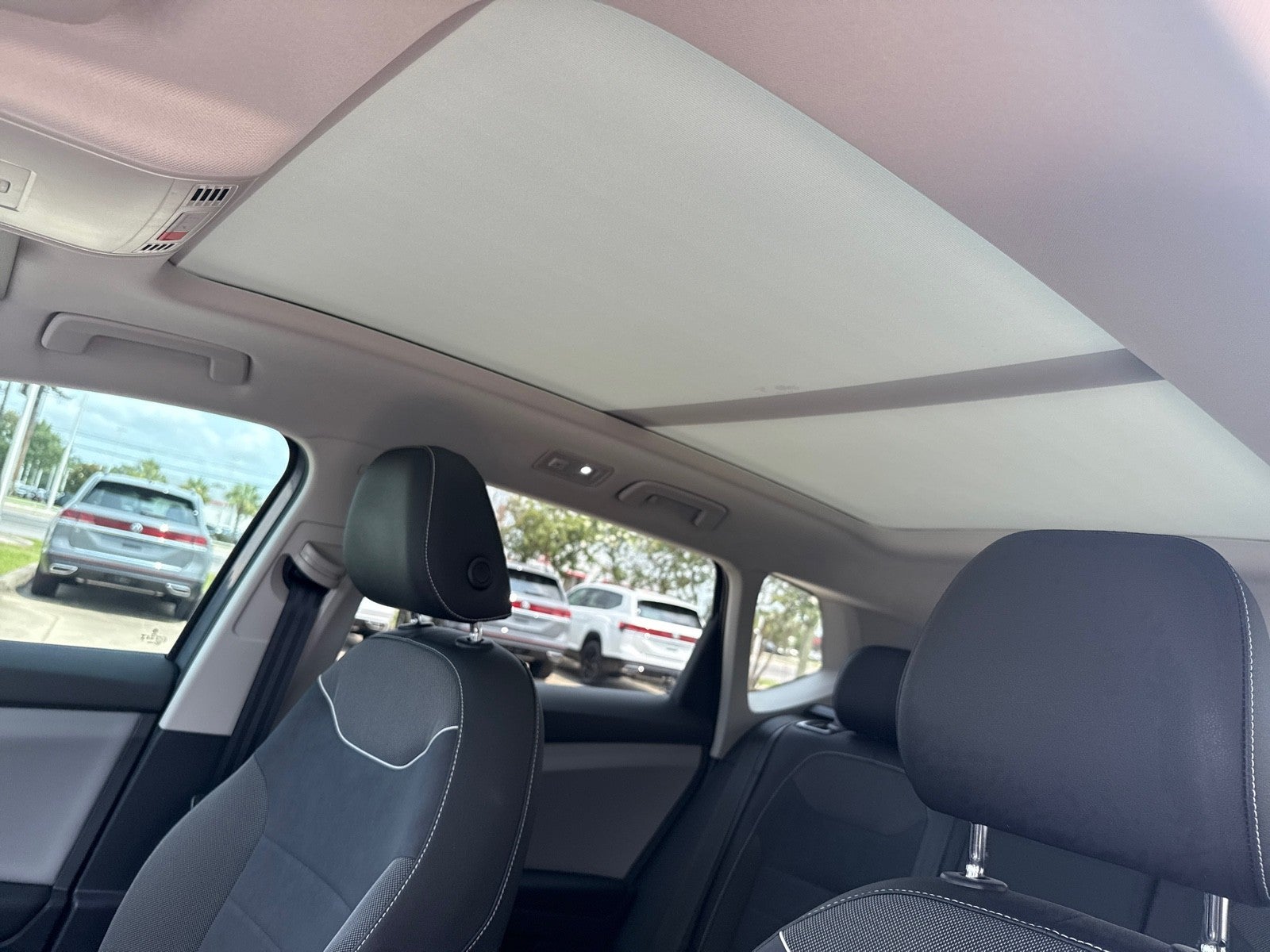 2023 Volkswagen Taos SE FWD