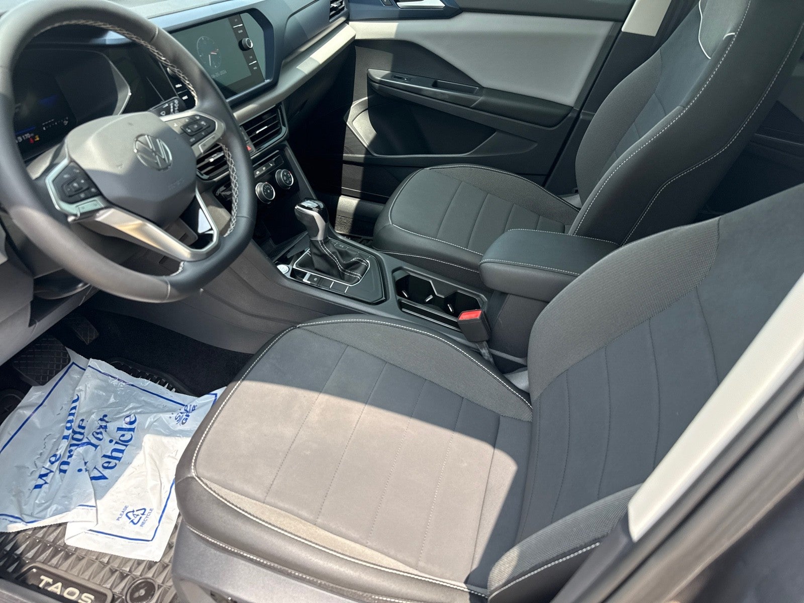 2023 Volkswagen Taos SE FWD