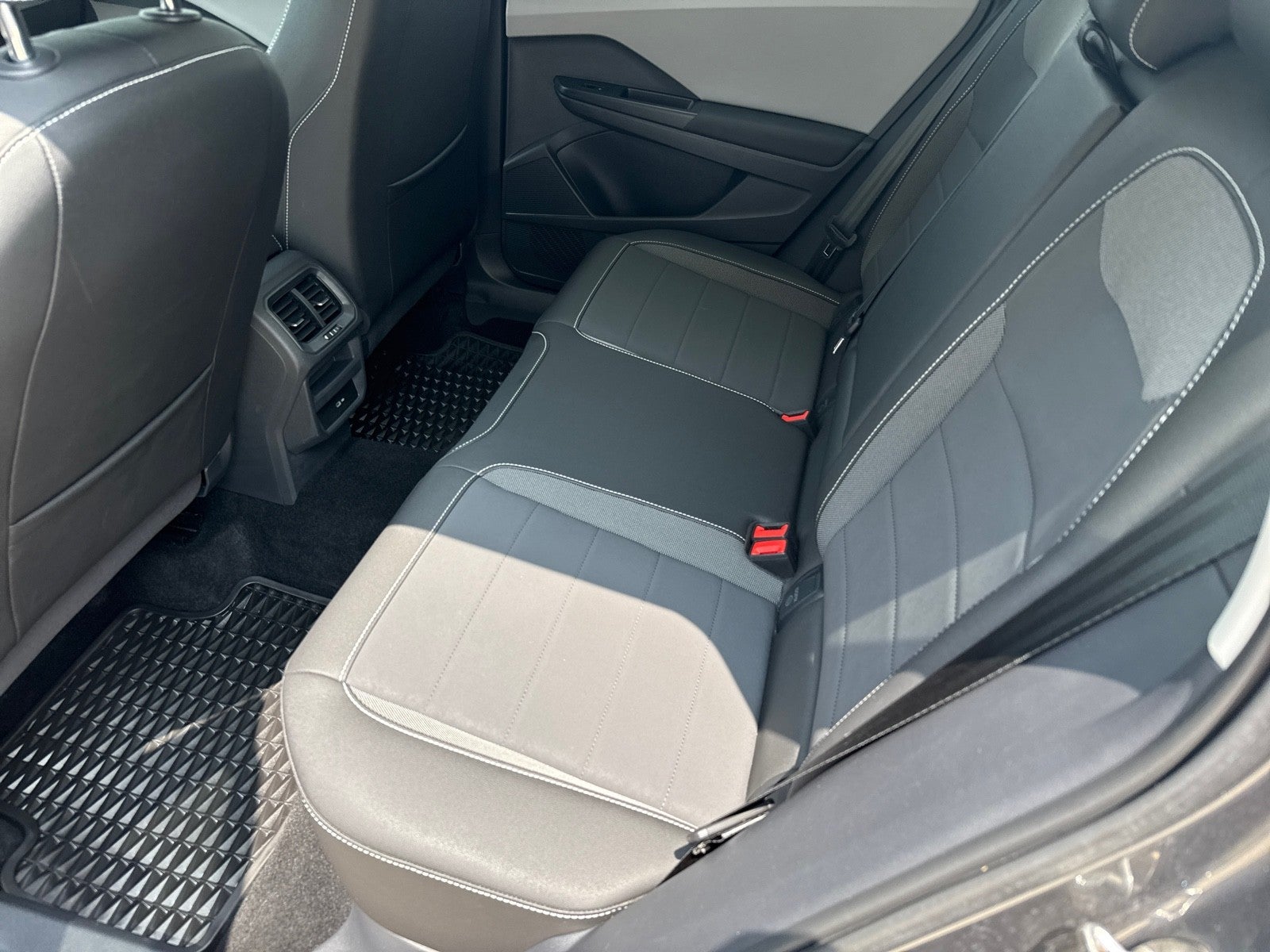 2023 Volkswagen Taos SE FWD