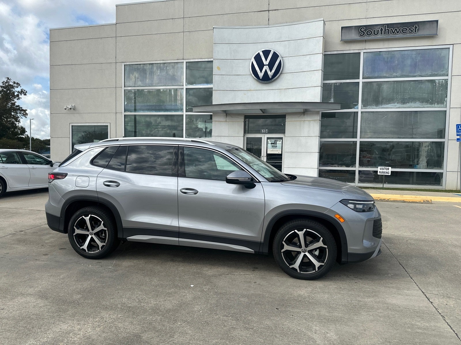 2026 Volkswagen Tiguan 2.0T SE FWD