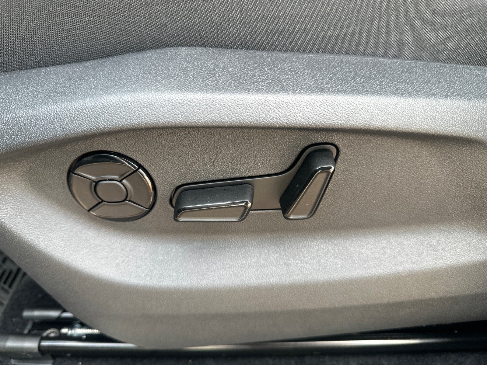 2026 Volkswagen Tiguan 2.0T SE FWD