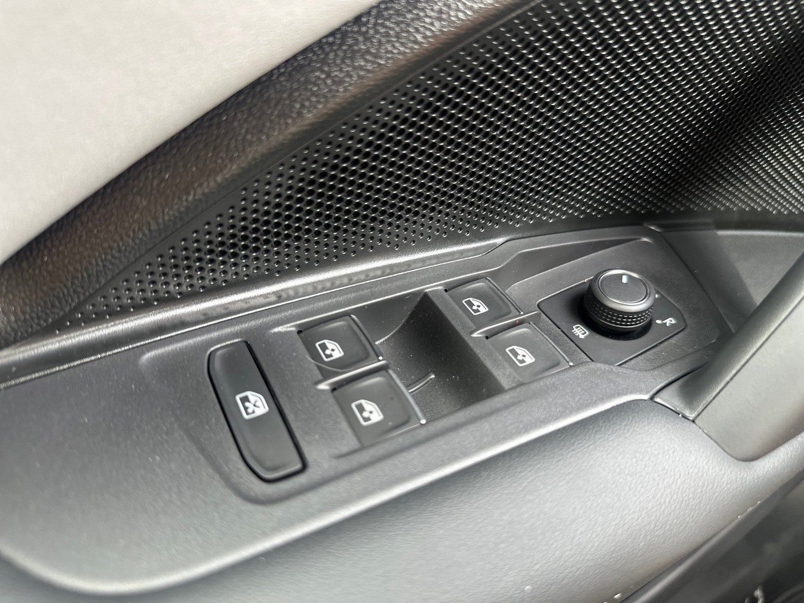 2026 Volkswagen Tiguan 2.0T SE FWD