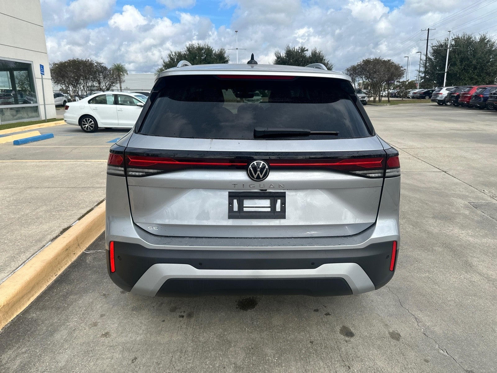 2026 Volkswagen Tiguan 2.0T SE FWD