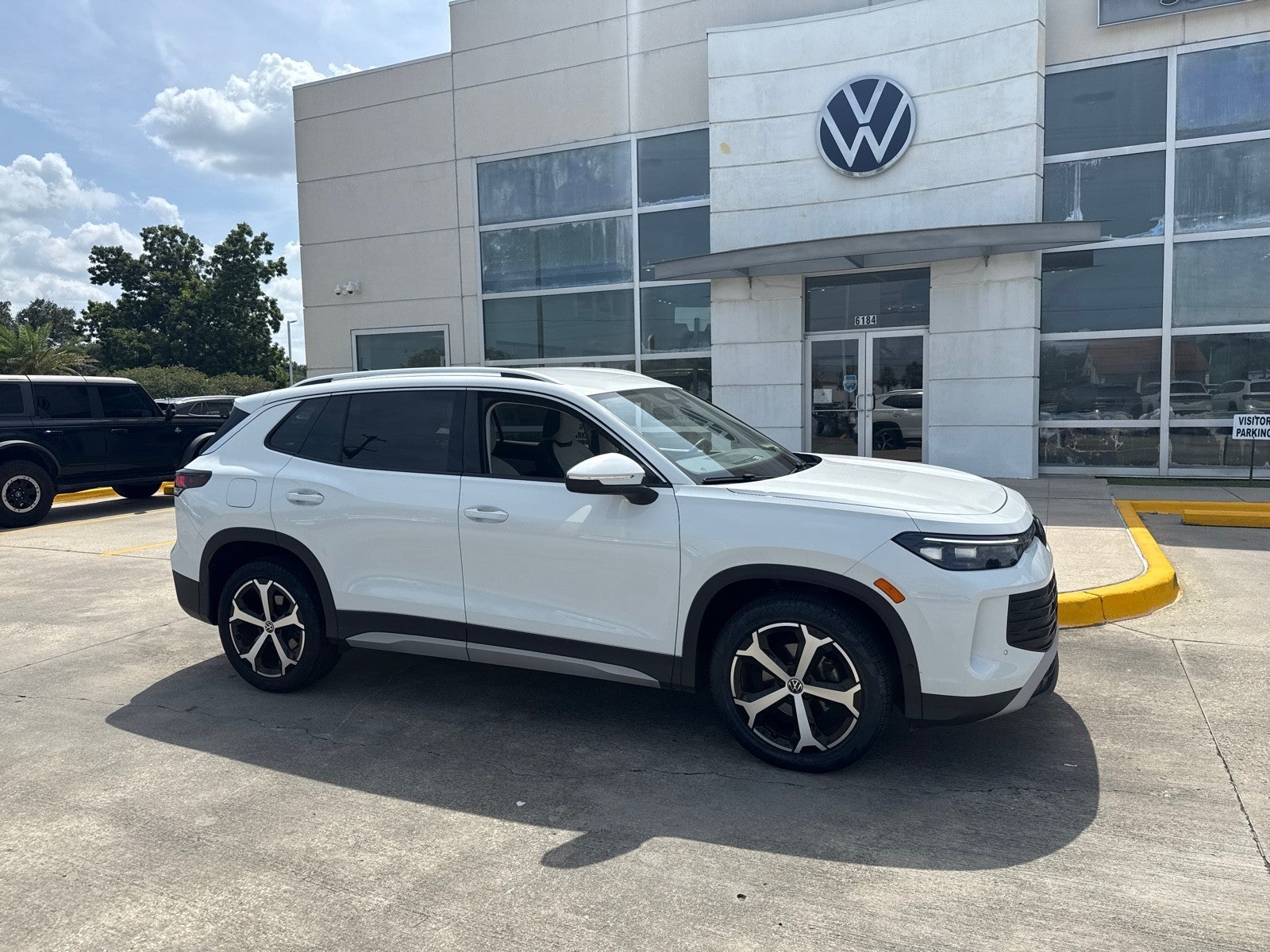 2025 Volkswagen Tiguan 2.0T SE FWD