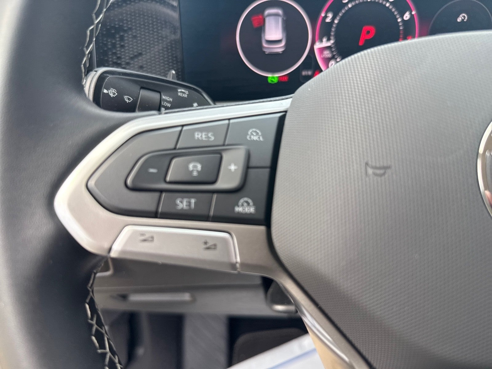 2025 Volkswagen Tiguan 2.0T SE FWD