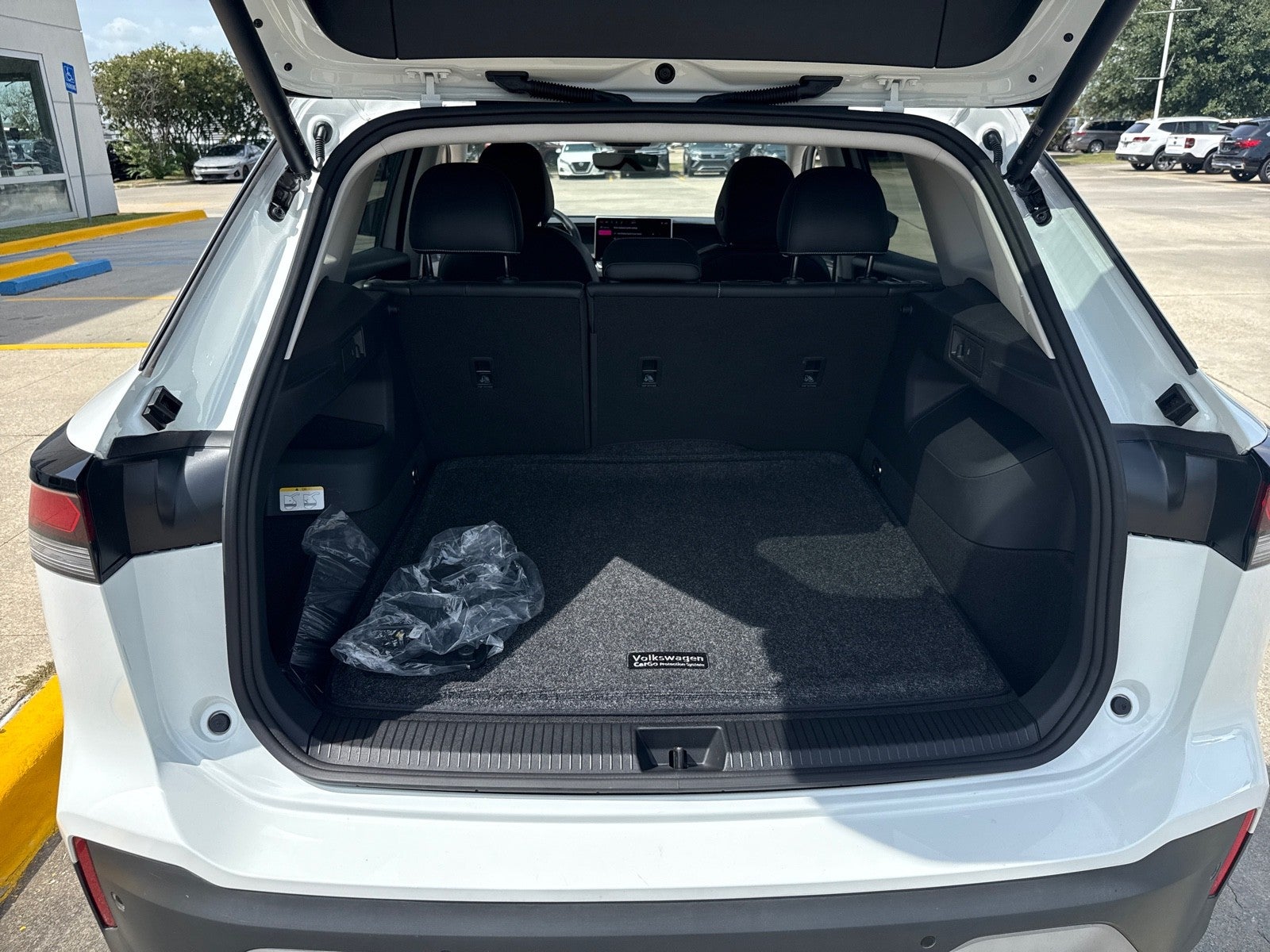 2025 Volkswagen Tiguan 2.0T SE FWD