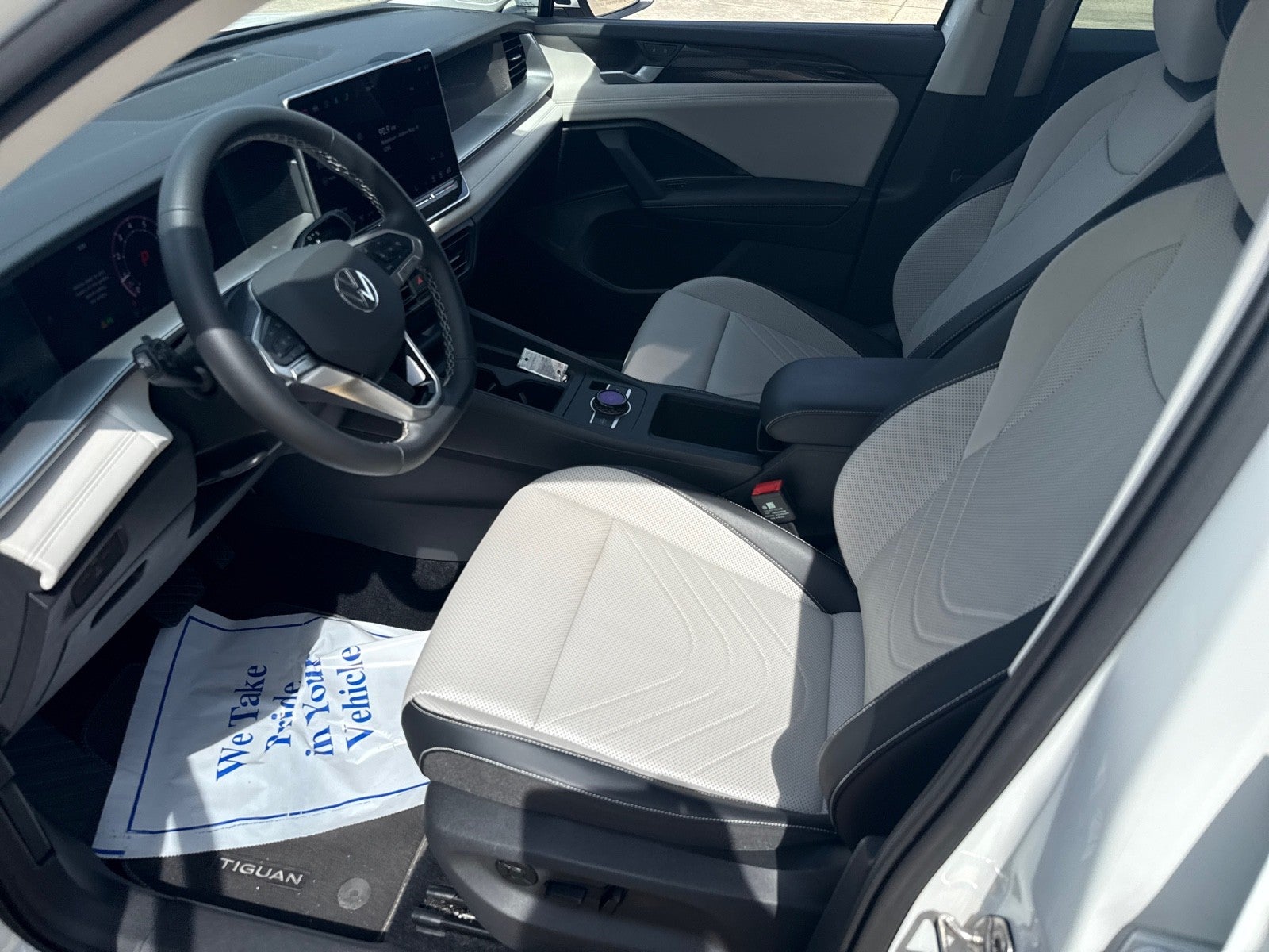 2025 Volkswagen Tiguan 2.0T SE FWD
