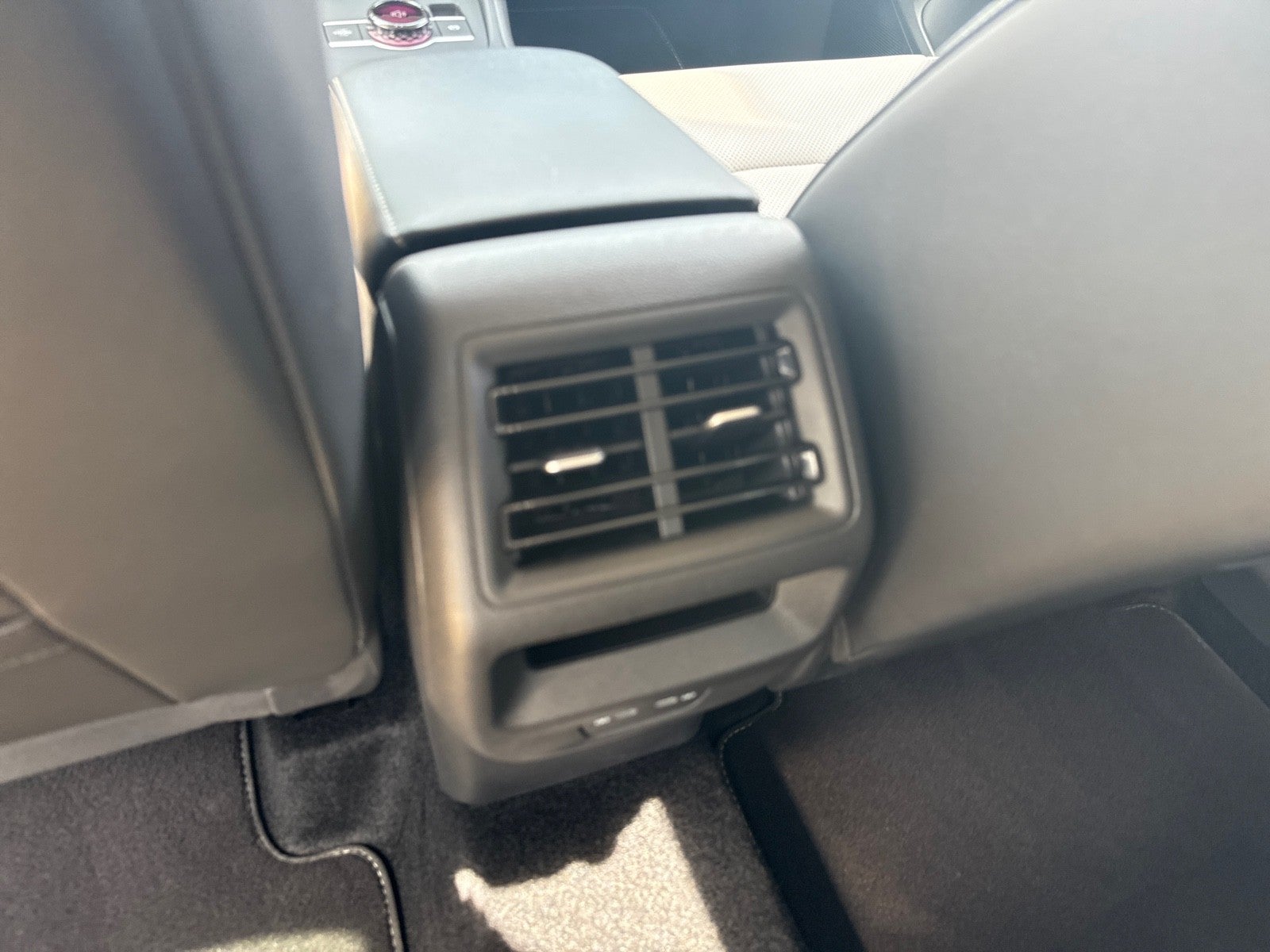2025 Volkswagen Tiguan 2.0T SE FWD