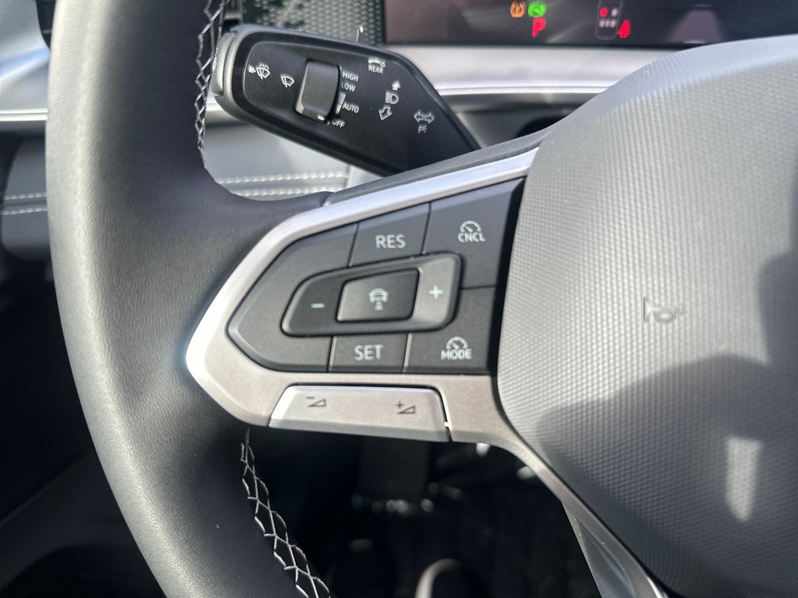 2026 Volkswagen Tiguan 2.0T SE FWD