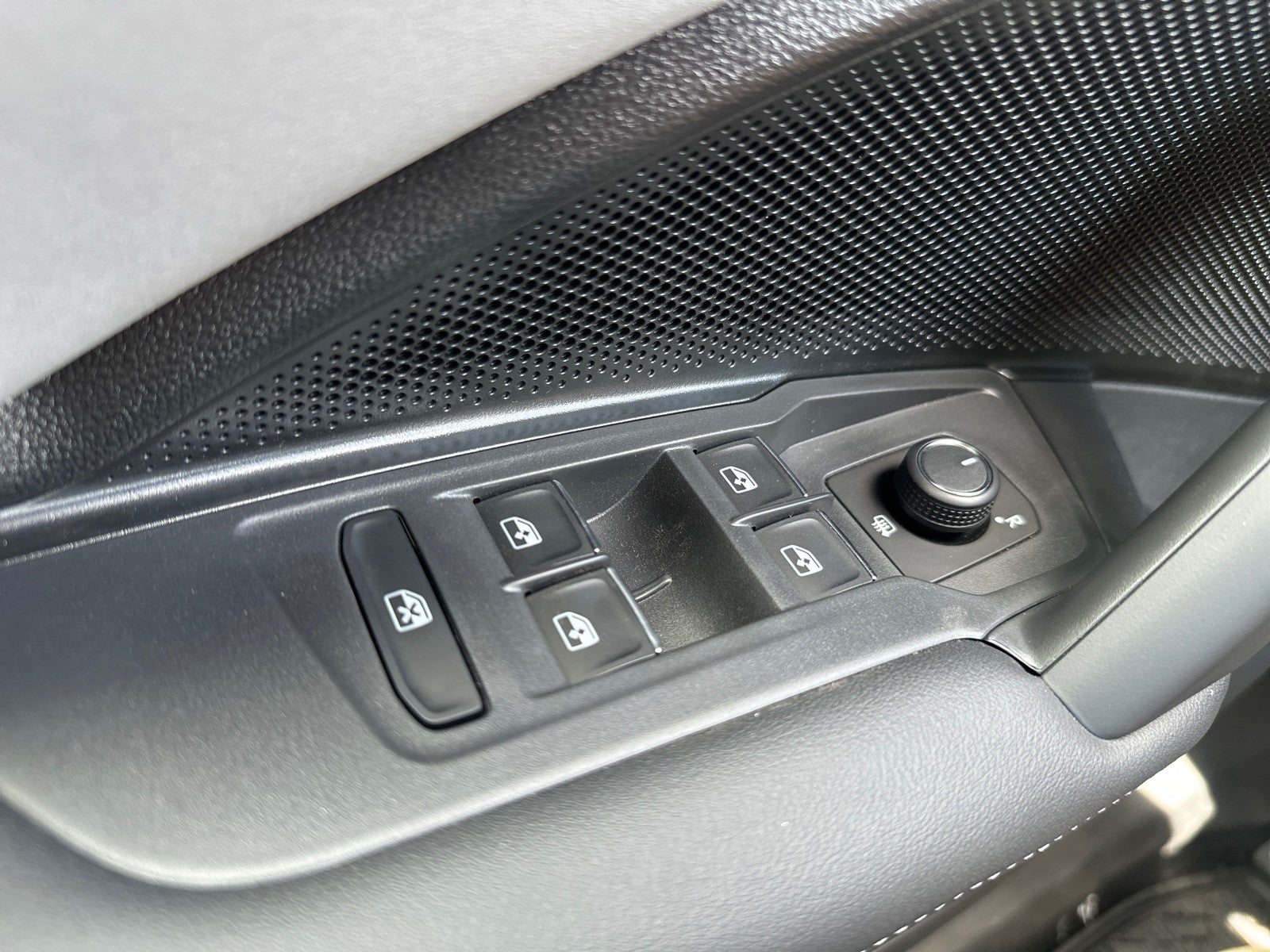 2026 Volkswagen Tiguan SE R-Line Black 4MOTION