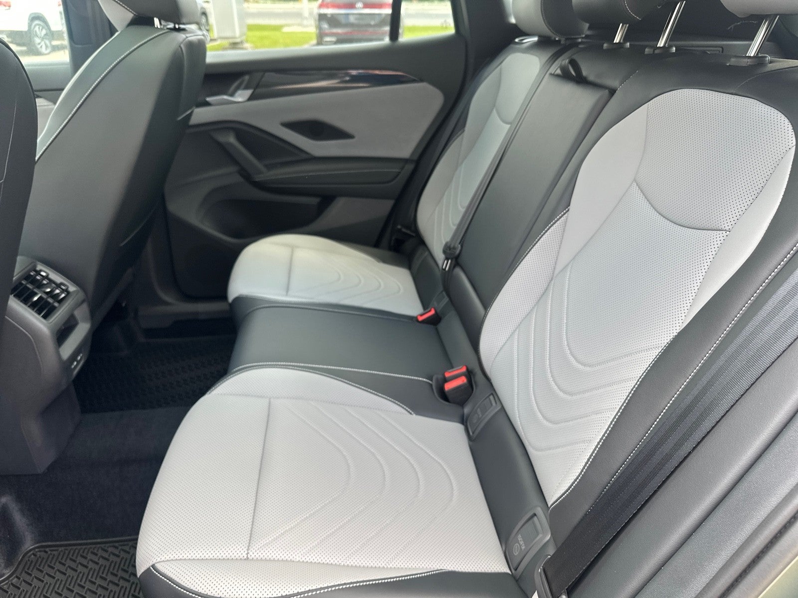 2026 Volkswagen Tiguan SE R-Line Black 4MOTION