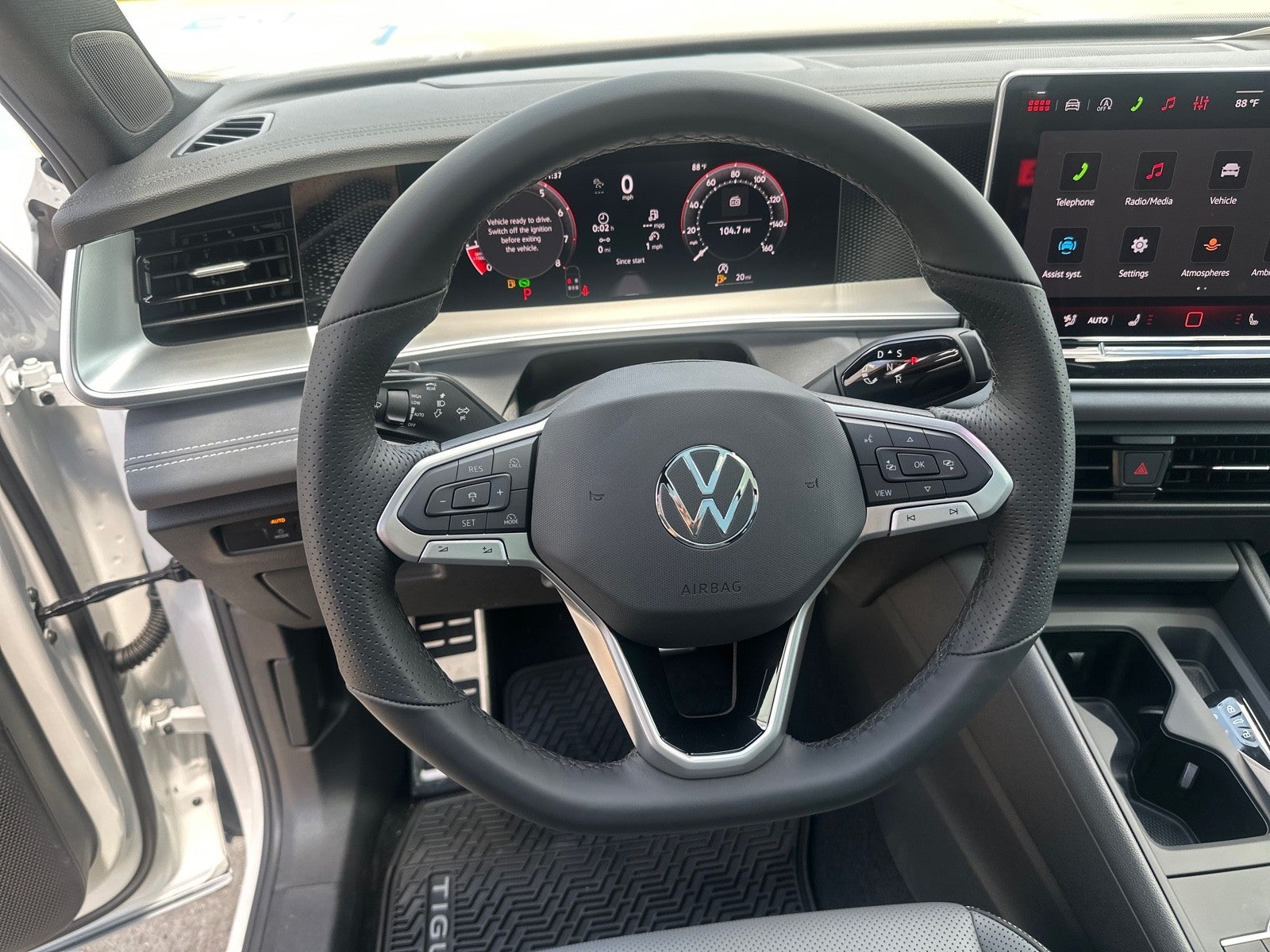 2026 Volkswagen Tiguan SE R-Line Black FWD