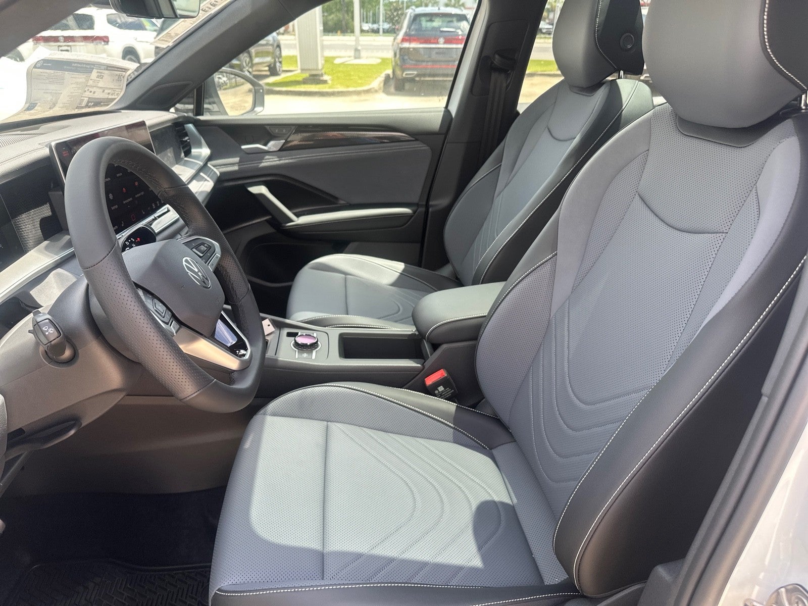 2026 Volkswagen Tiguan SE R-Line Black FWD