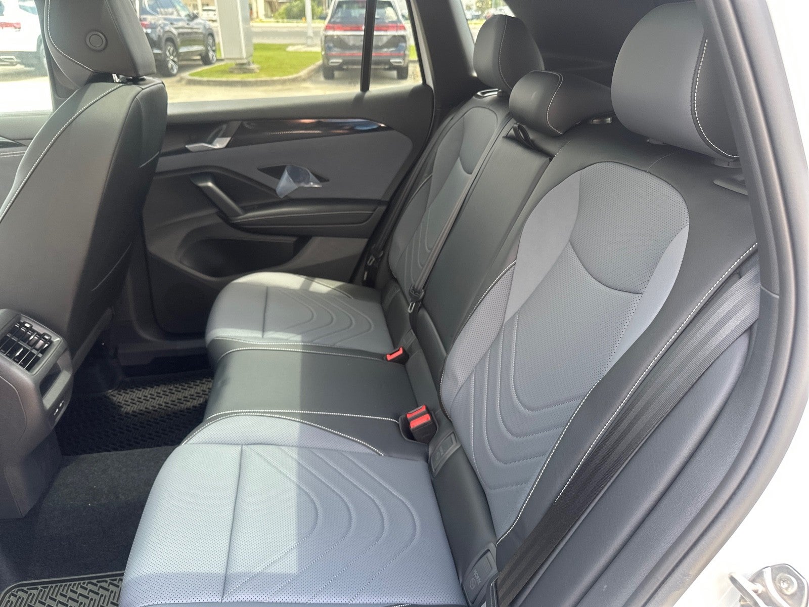 2026 Volkswagen Tiguan SE R-Line Black FWD