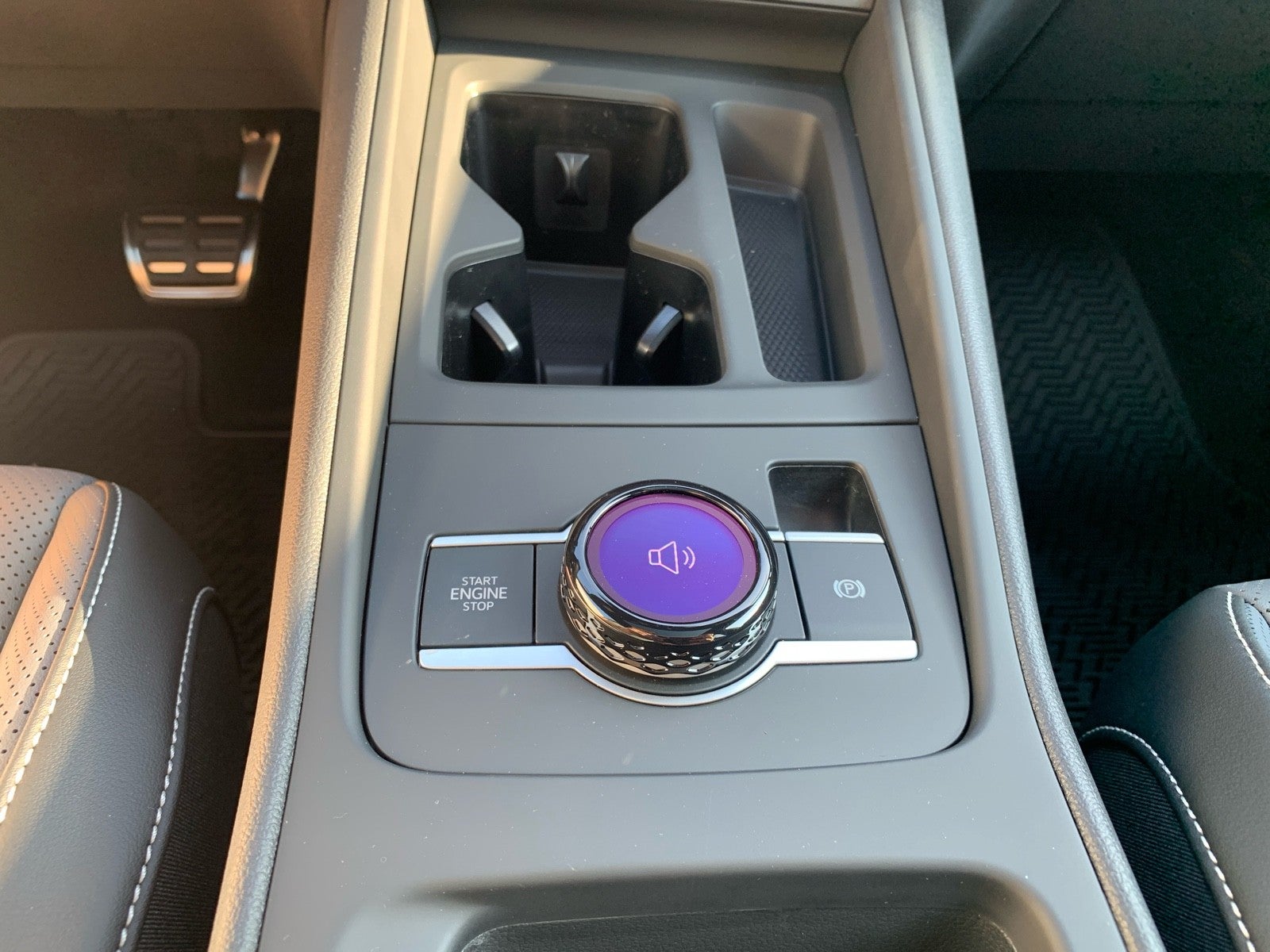 2026 Volkswagen Tiguan SE R-Line Black FWD