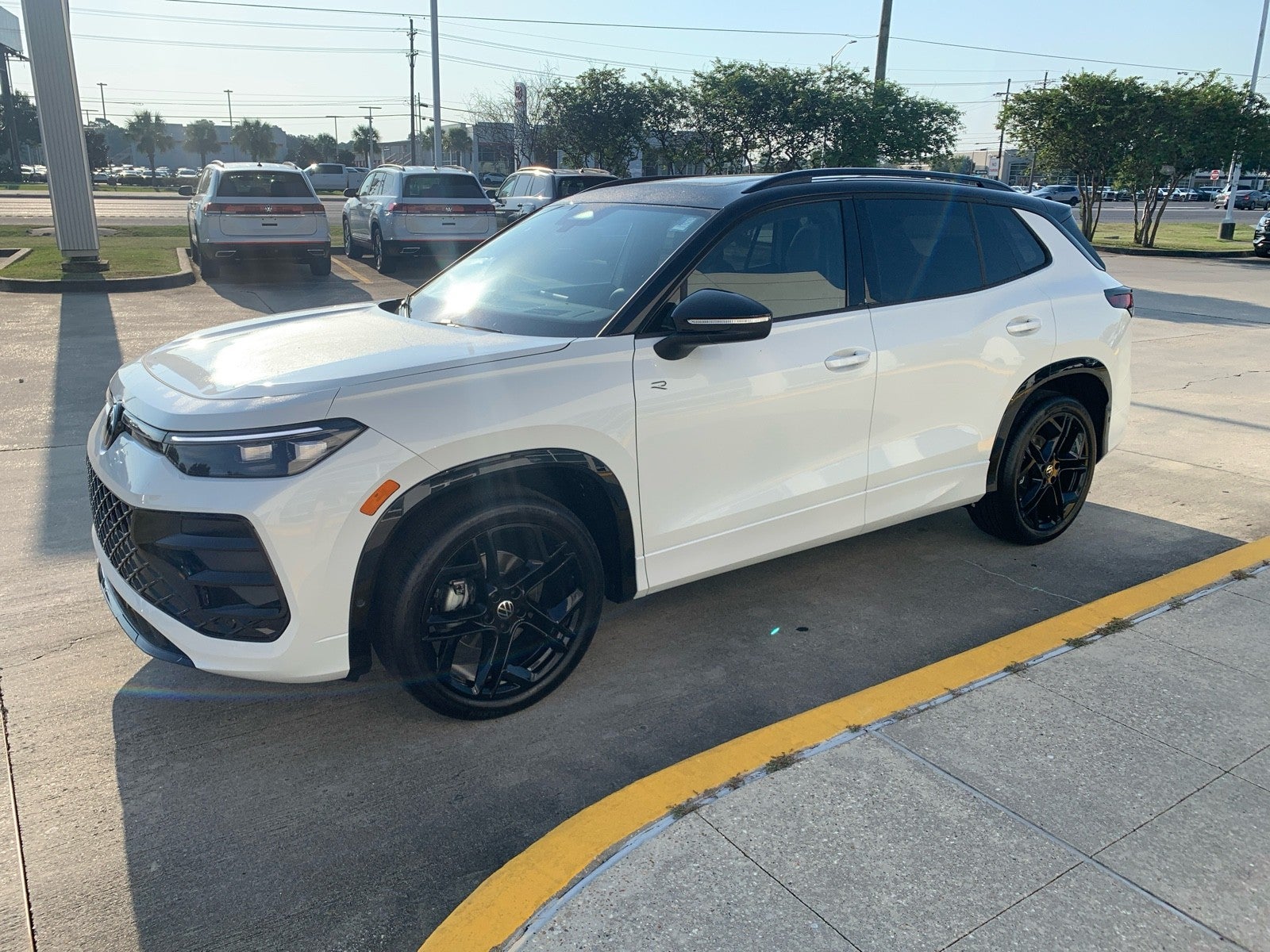 2026 Volkswagen Tiguan SE R-Line Black FWD