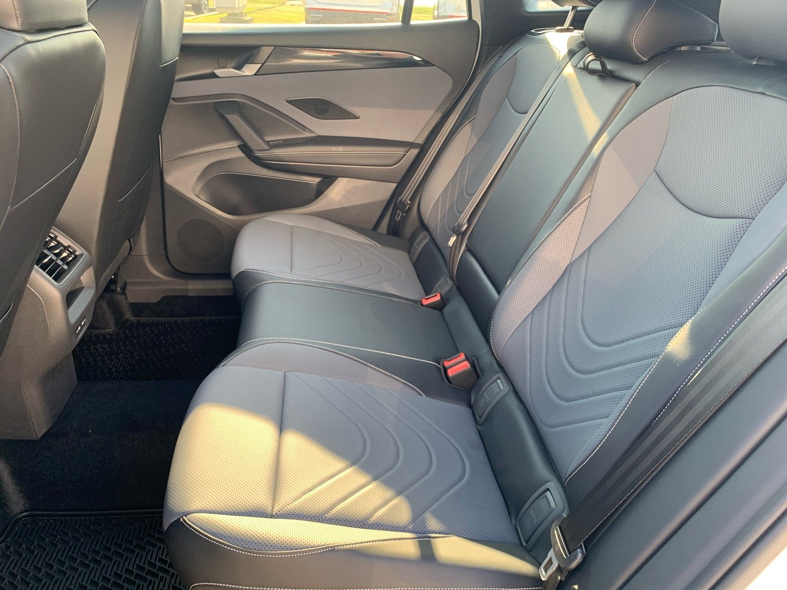 2026 Volkswagen Tiguan SE R-Line Black FWD