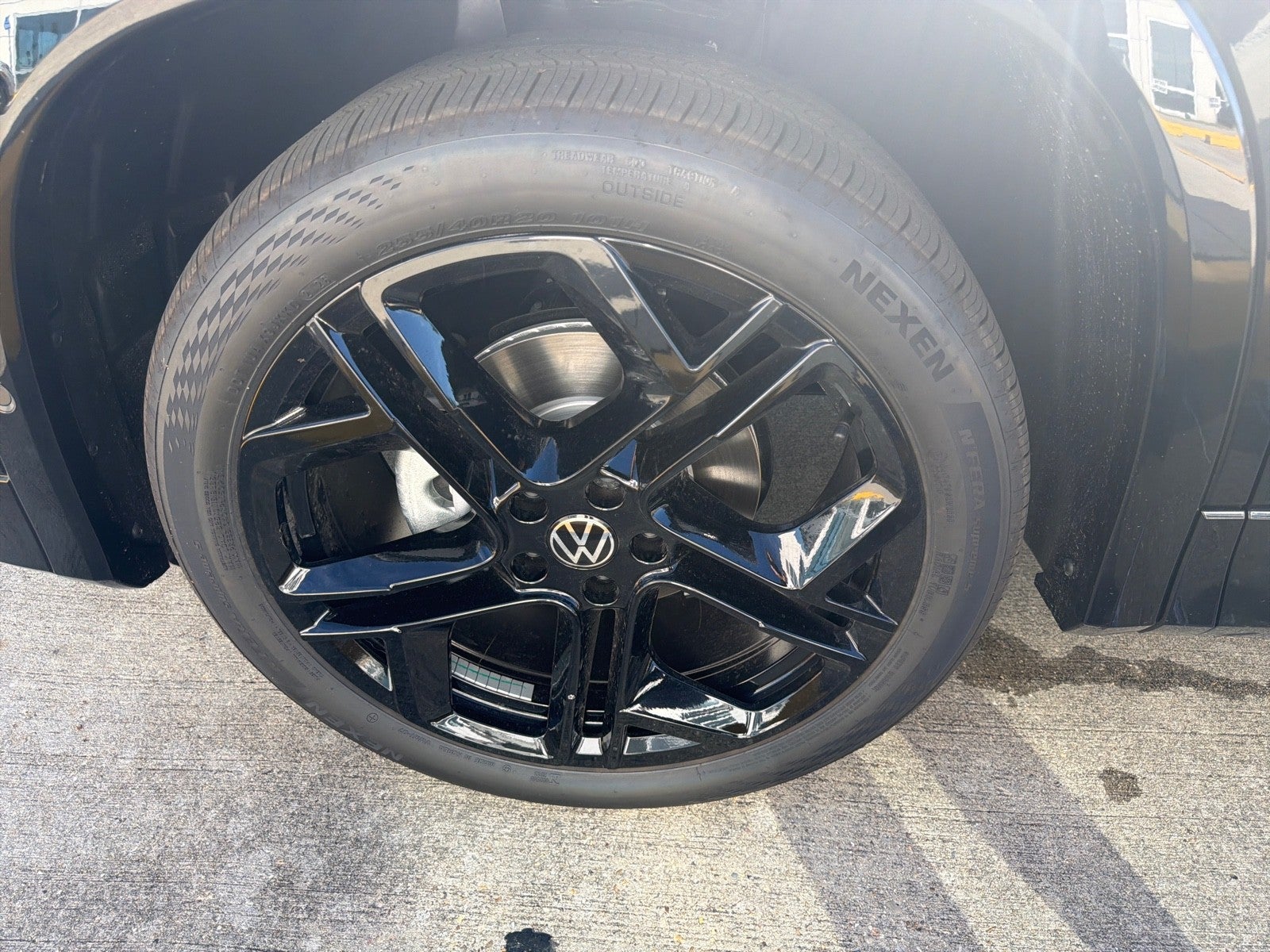 2026 Volkswagen Tiguan SE R-Line Black FWD