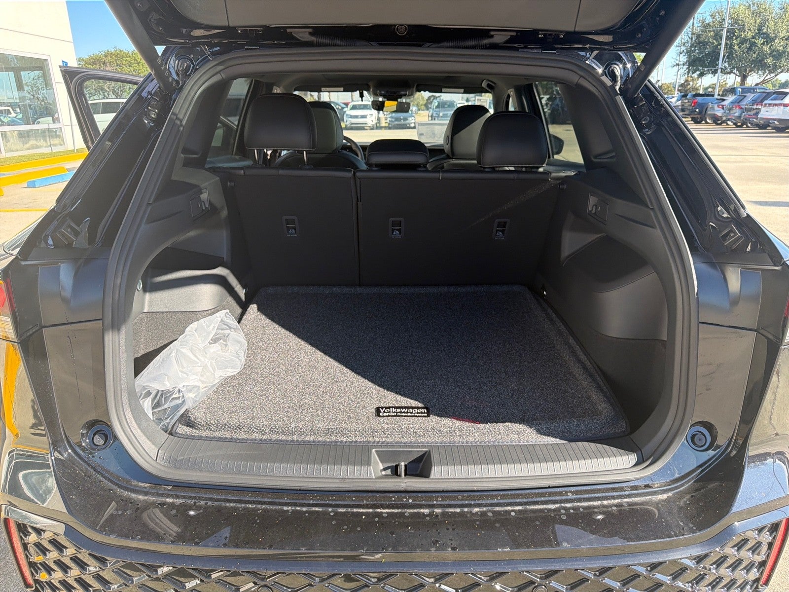 2026 Volkswagen Tiguan SE R-Line Black FWD