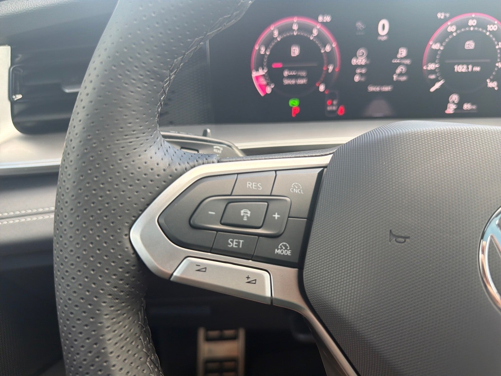 2026 Volkswagen Tiguan SE R-Line Black FWD