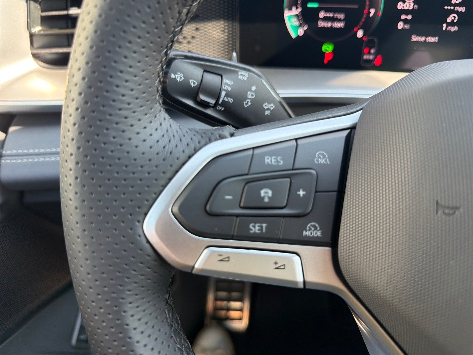 2026 Volkswagen Tiguan SE R-Line Black FWD