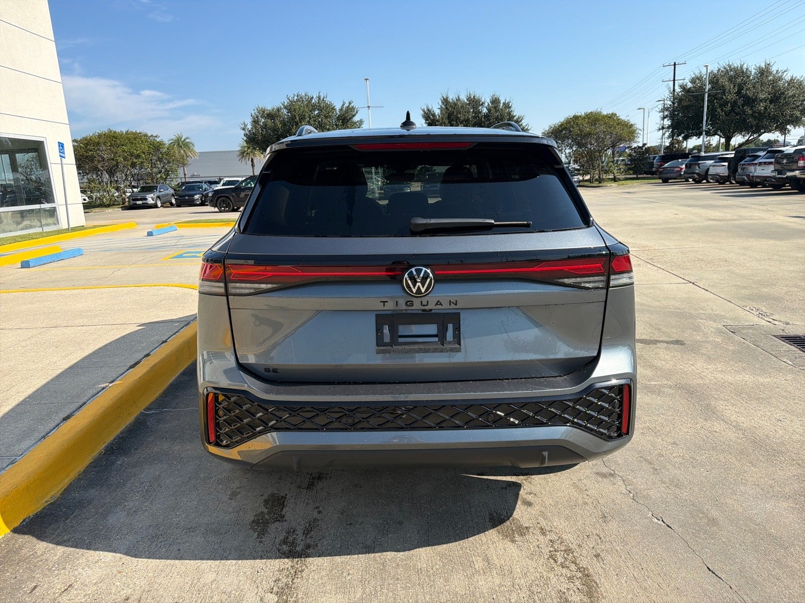 2026 Volkswagen Tiguan SE R-Line Black FWD