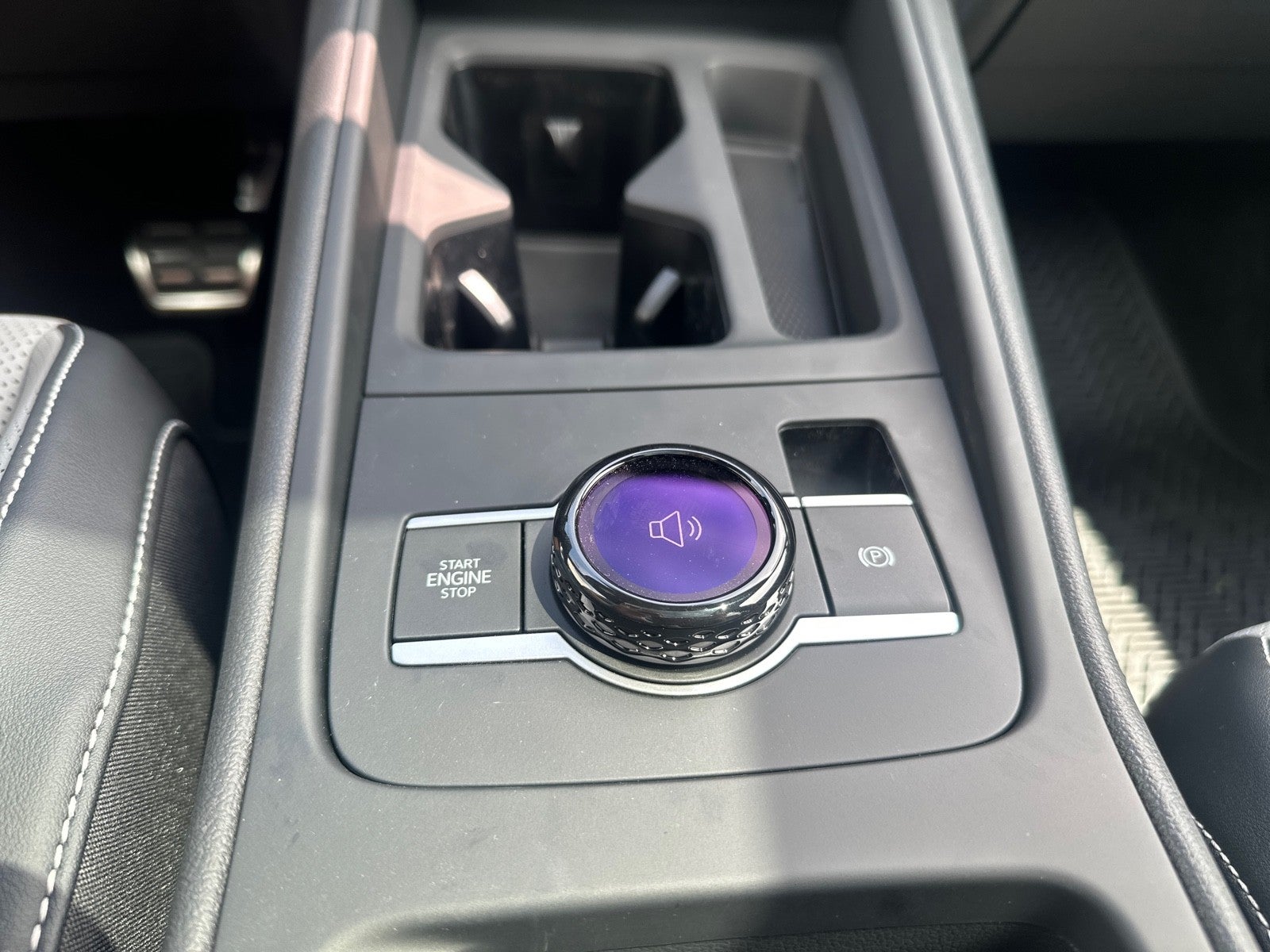 2026 Volkswagen Tiguan SE R-Line Black FWD