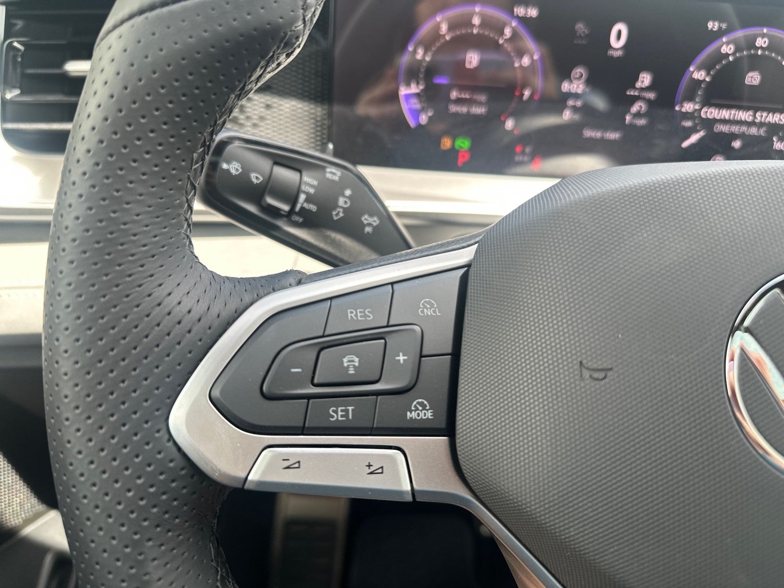 2026 Volkswagen Tiguan SE R-Line Black FWD