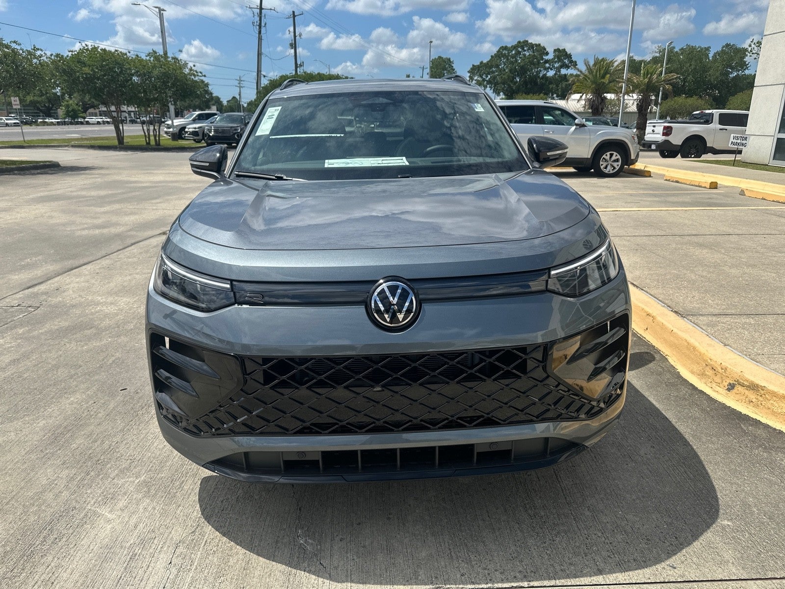 2026 Volkswagen Tiguan SE R-Line Black FWD