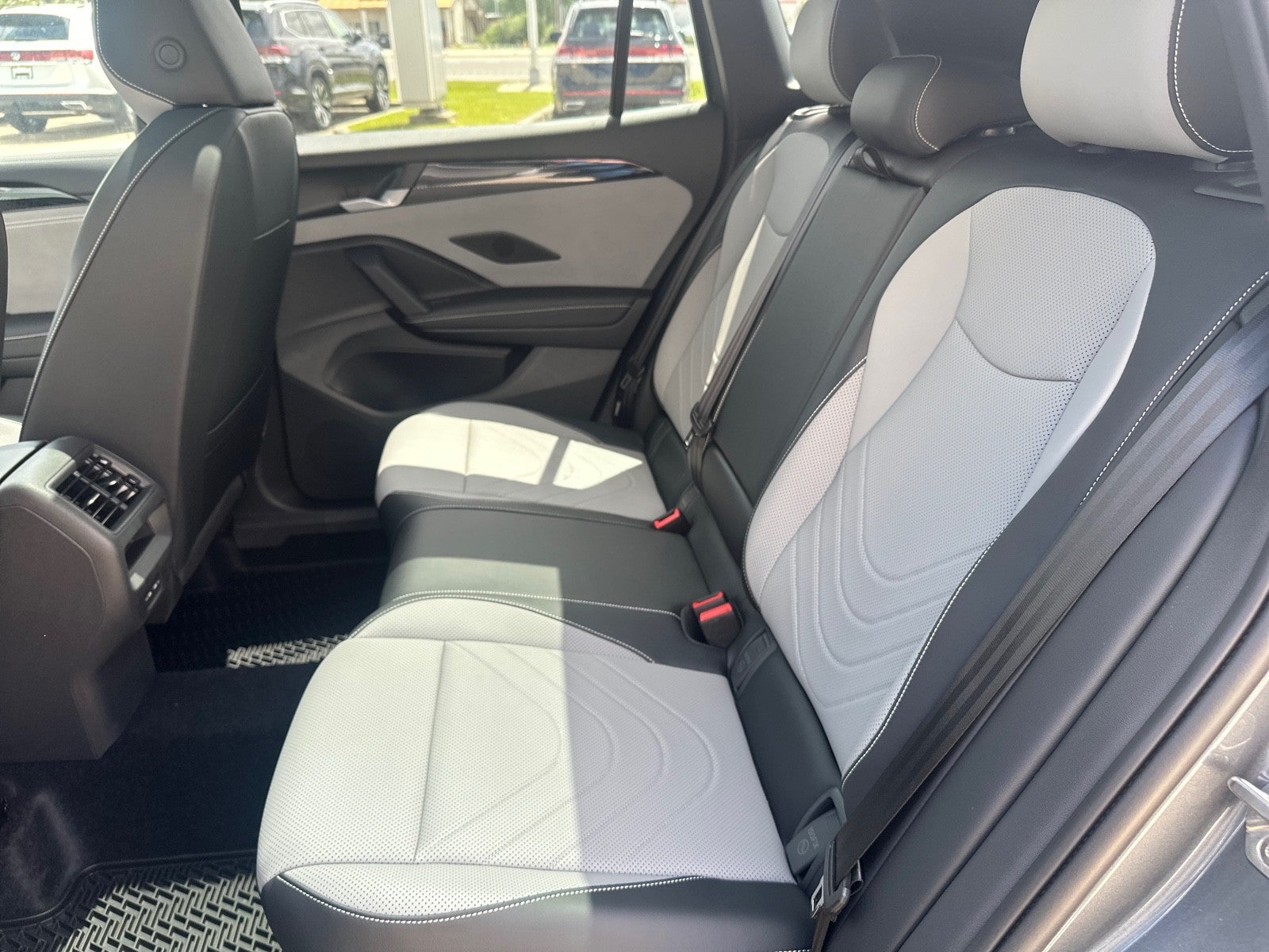 2026 Volkswagen Tiguan SE R-Line Black FWD