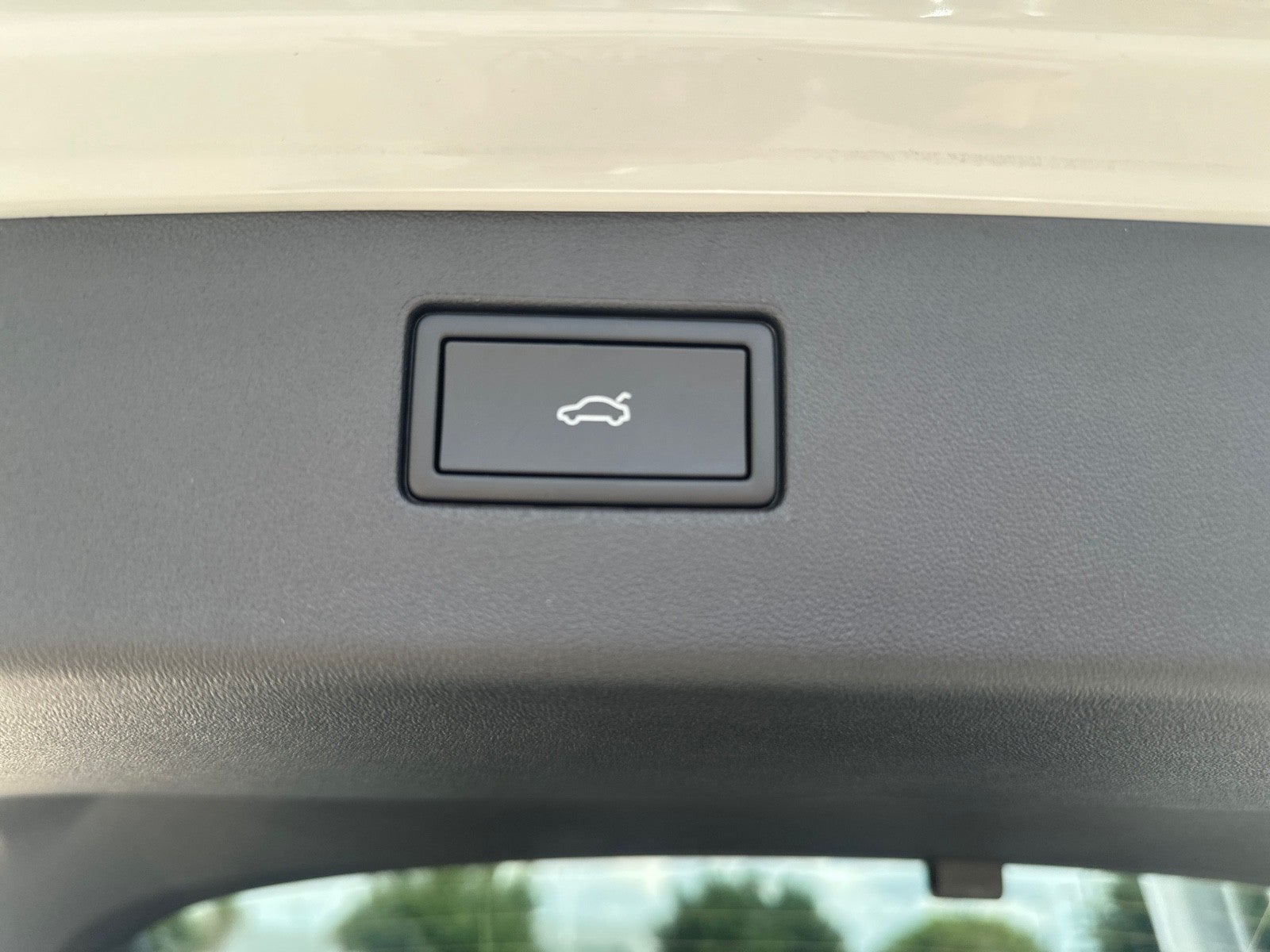2026 Volkswagen Tiguan SE R-Line Black FWD
