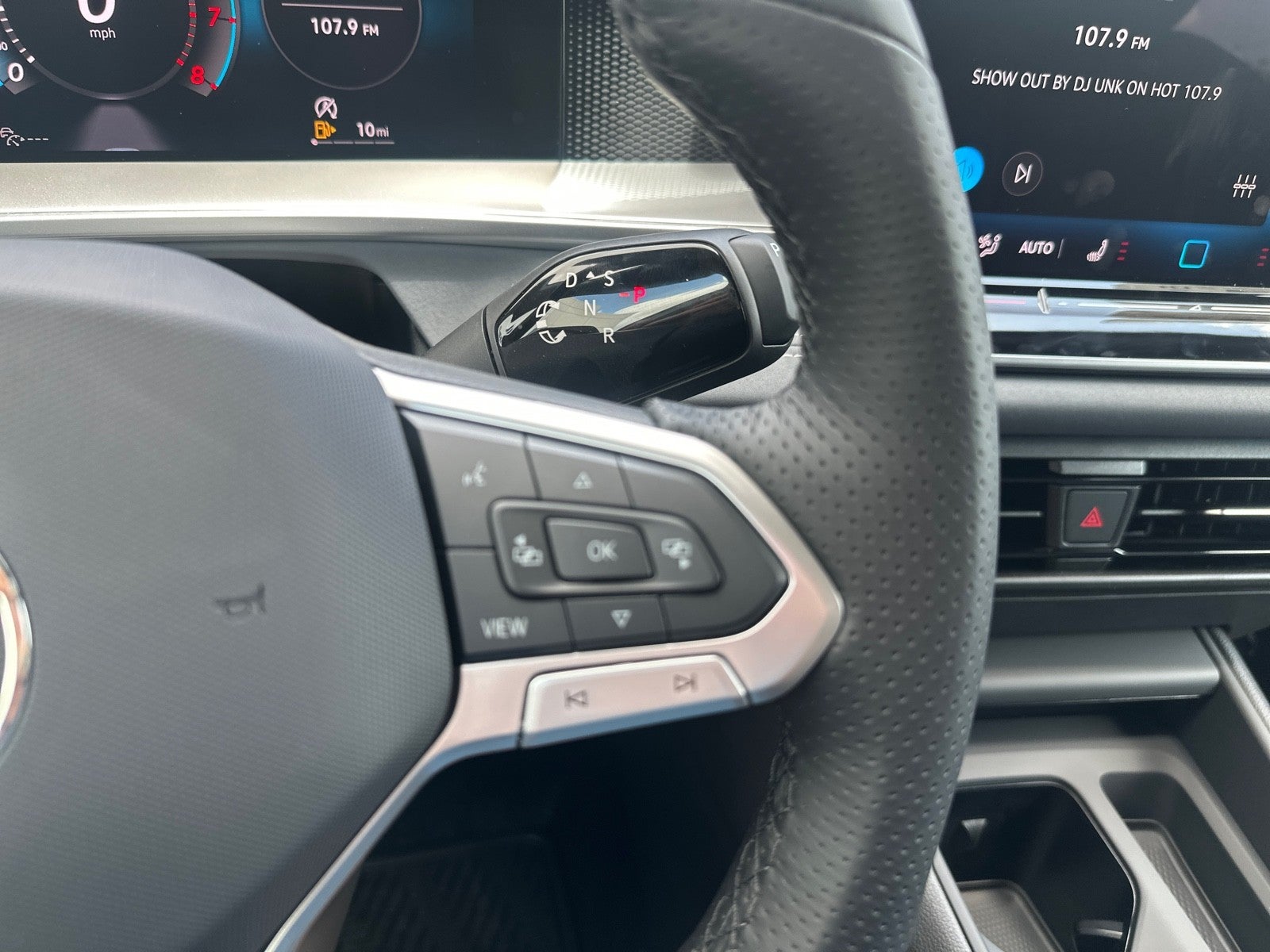 2026 Volkswagen Tiguan SE R-Line Black FWD
