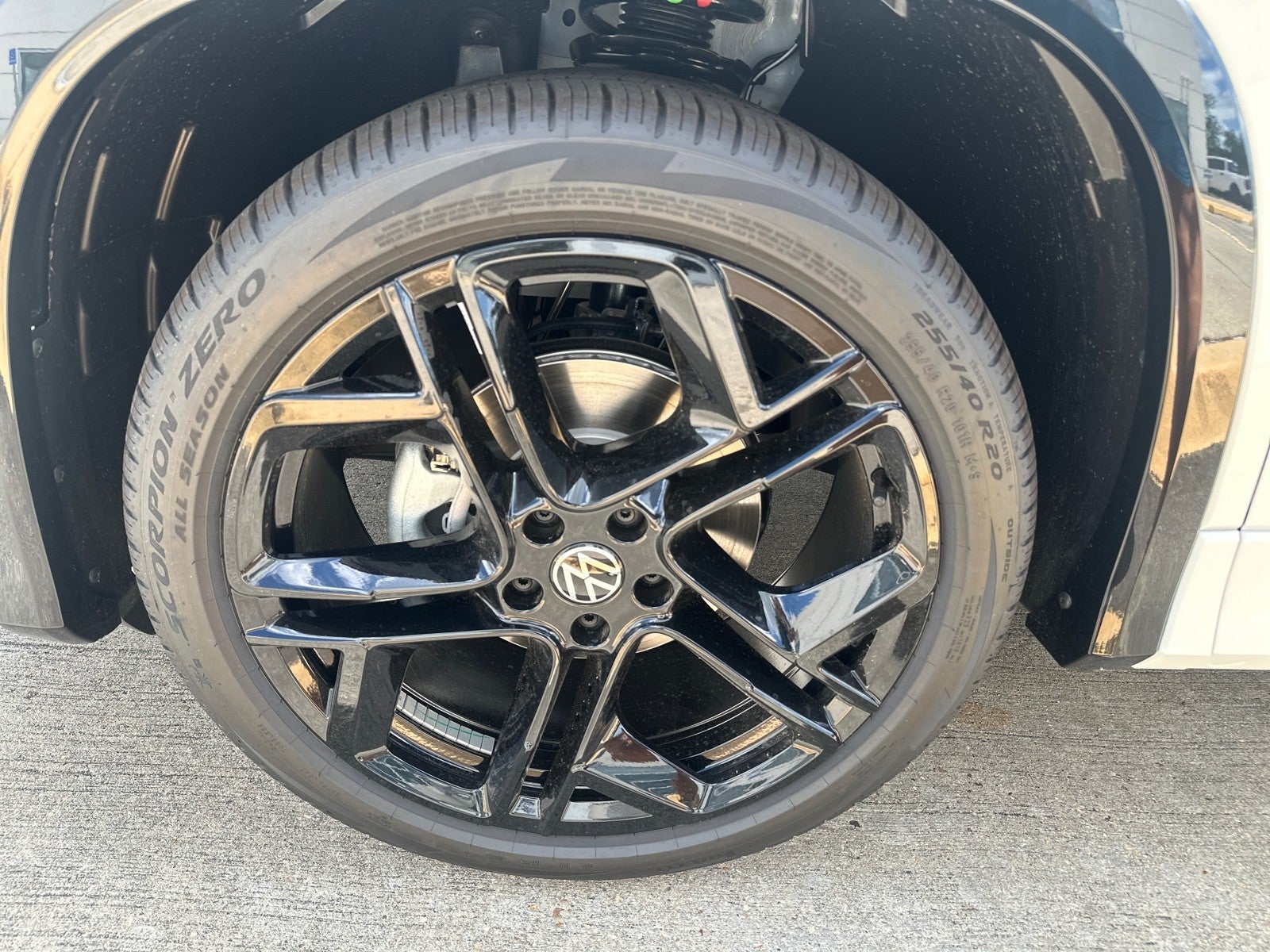 2026 Volkswagen Tiguan SE R-Line Black FWD