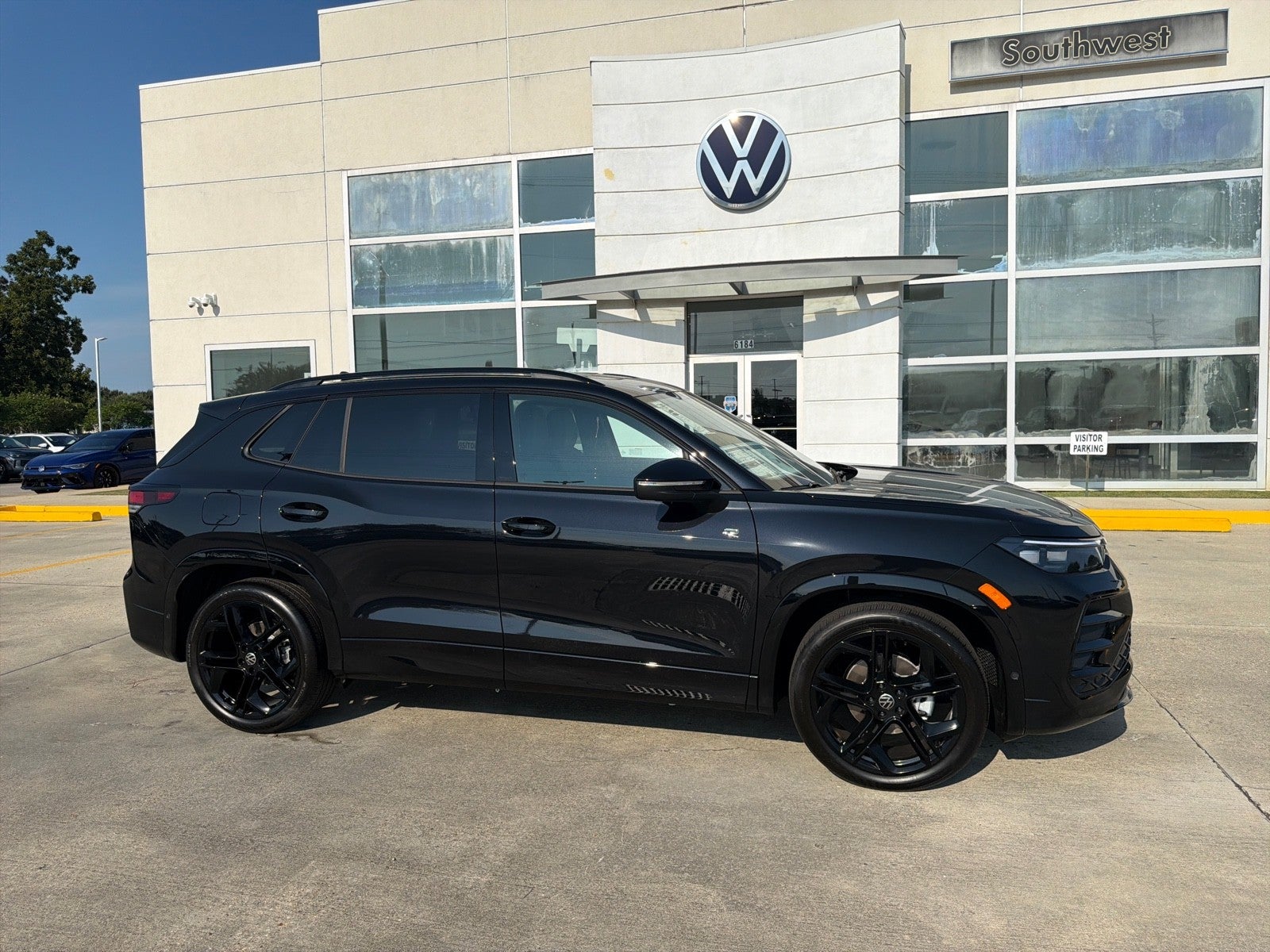 2026 Volkswagen Tiguan SE R-Line Black FWD