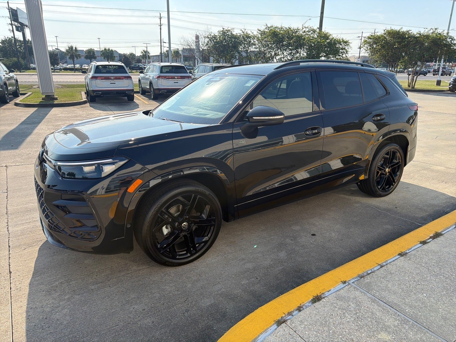 2026 Volkswagen Tiguan SE R-Line Black FWD