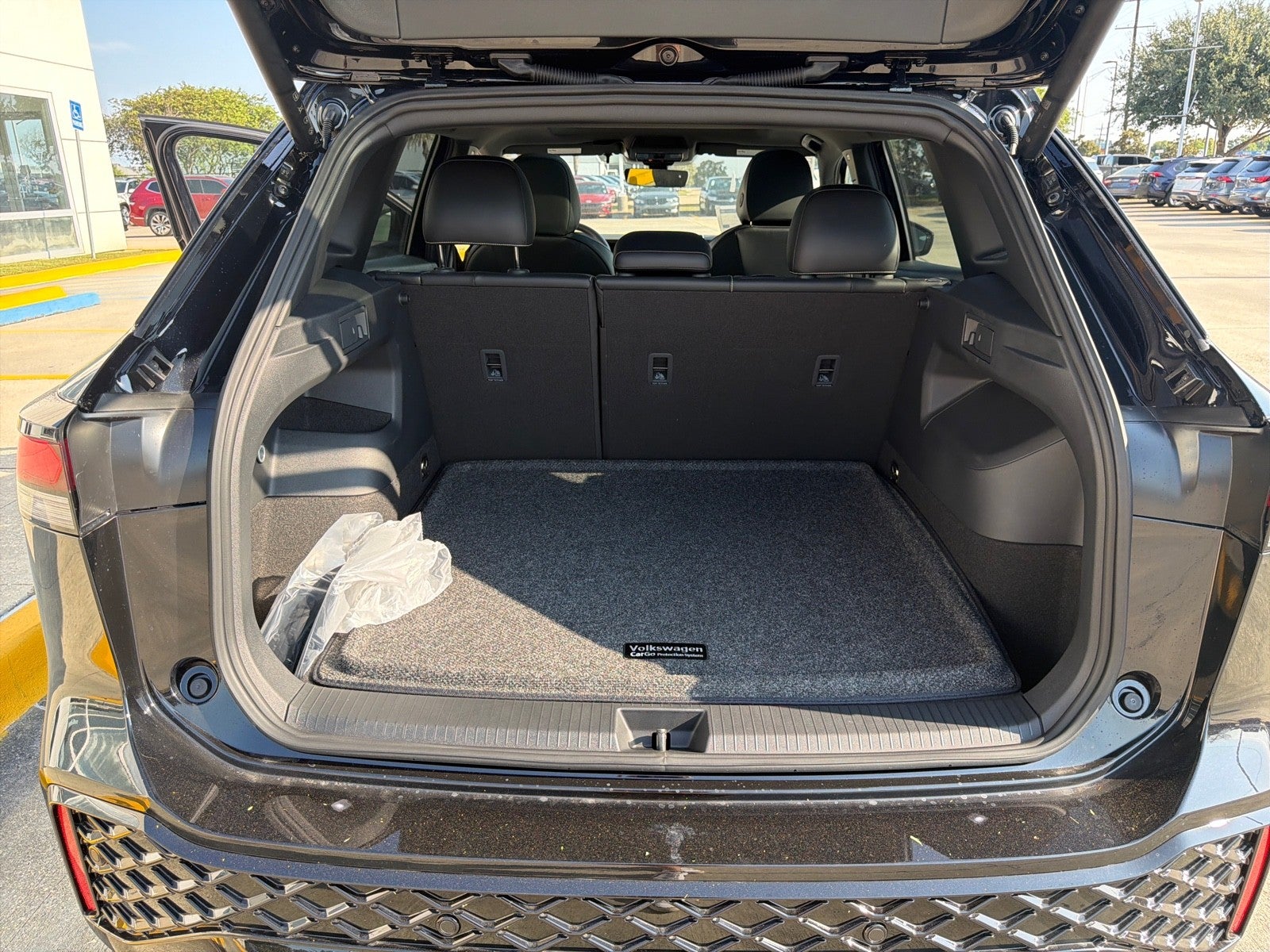 2026 Volkswagen Tiguan SE R-Line Black FWD