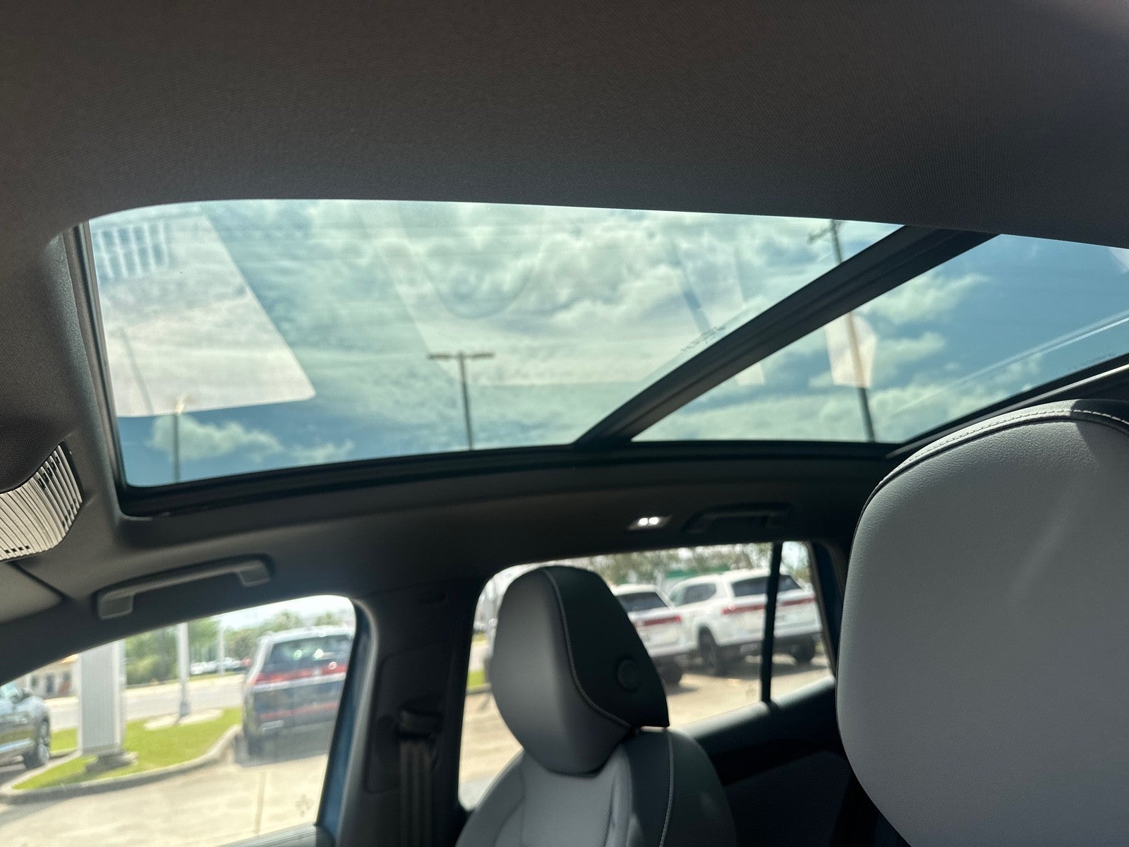 2026 Volkswagen Tiguan 2.0T SE R-Line Black FWD