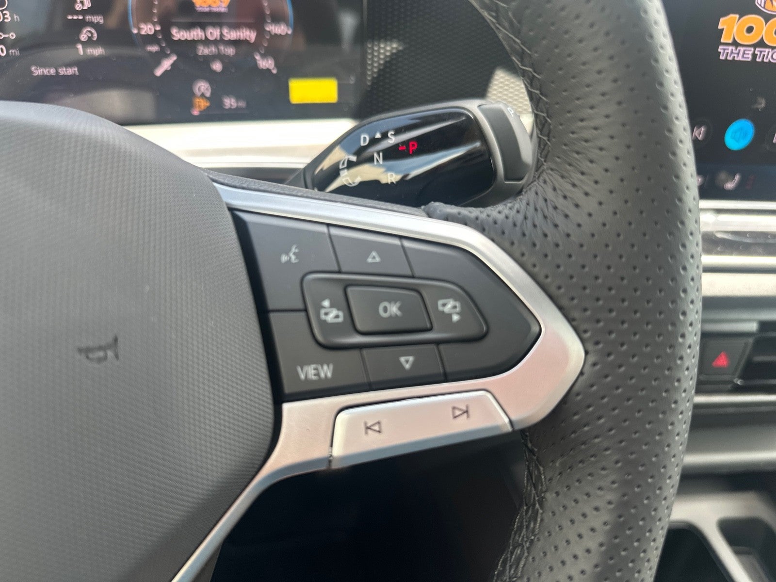 2026 Volkswagen Tiguan 2.0T SE R-Line Black FWD