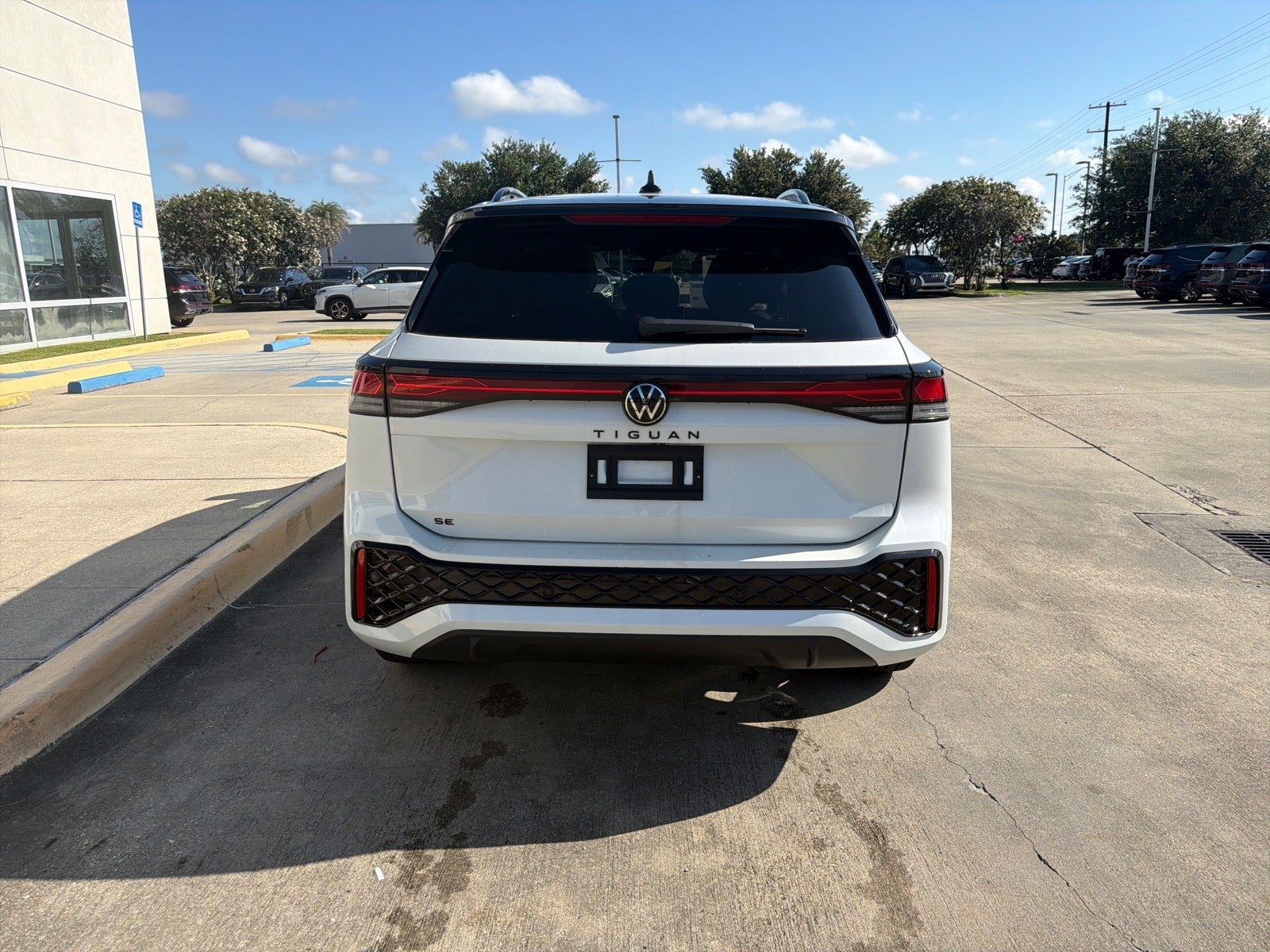 2026 Volkswagen Tiguan SE R-Line Black FWD