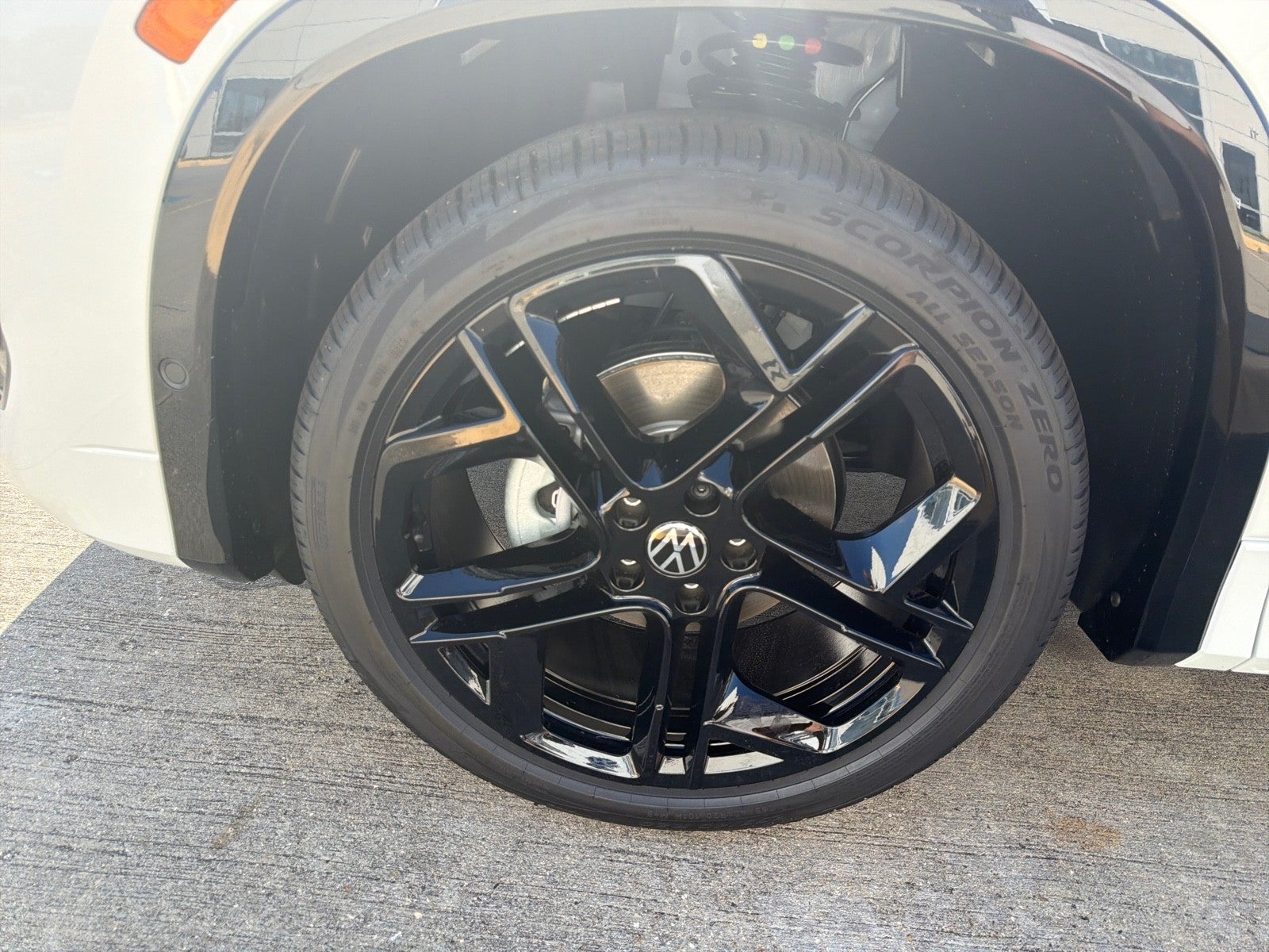 2026 Volkswagen Tiguan SE R-Line Black FWD