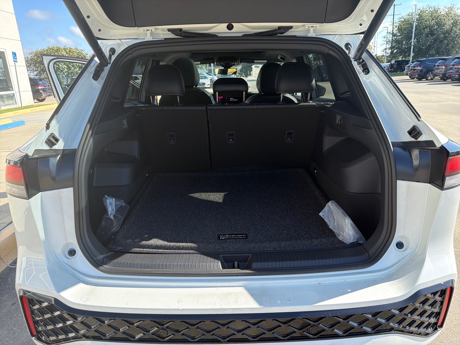 2026 Volkswagen Tiguan SE R-Line Black FWD