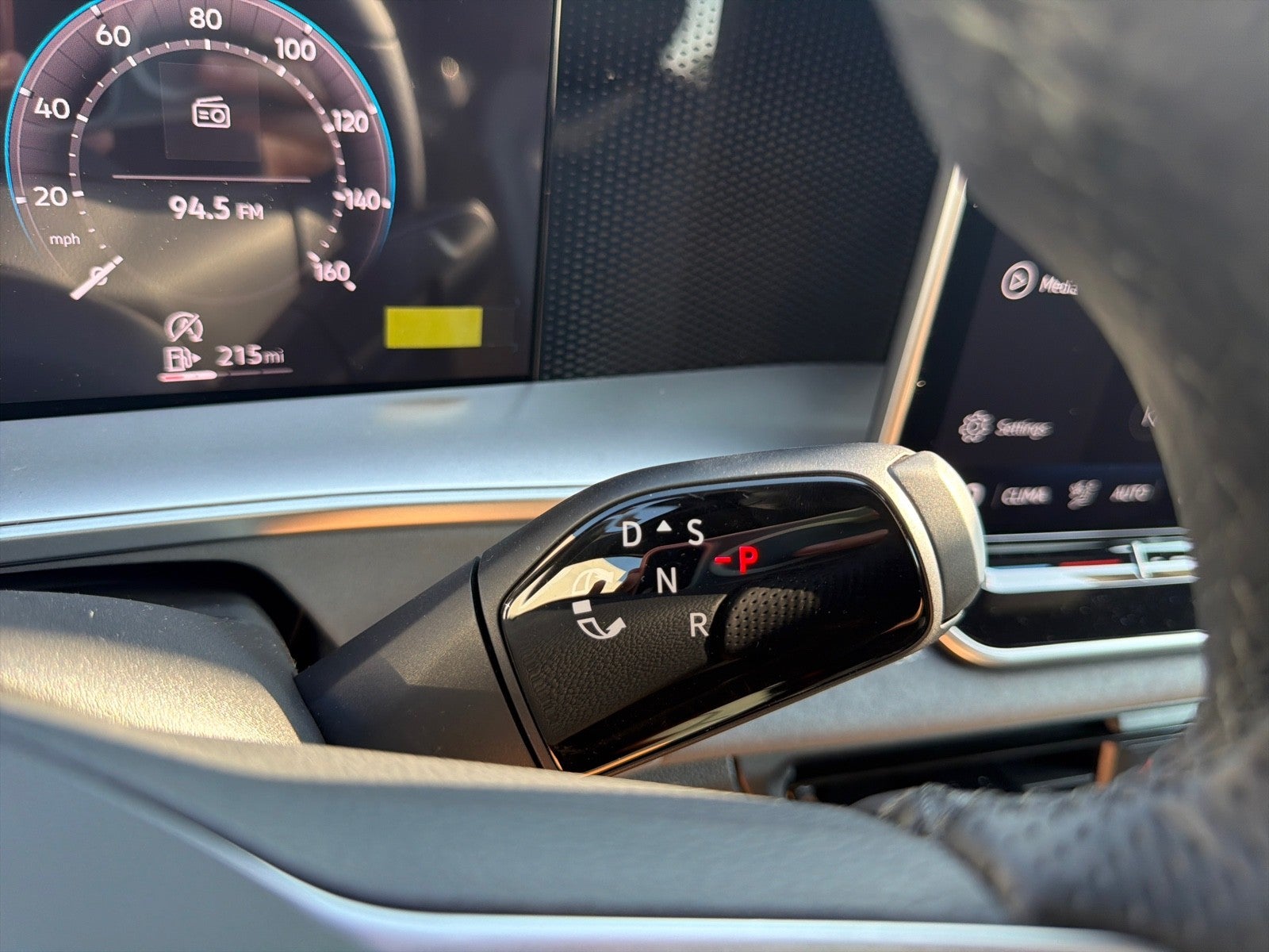 2026 Volkswagen Tiguan SE R-Line Black FWD