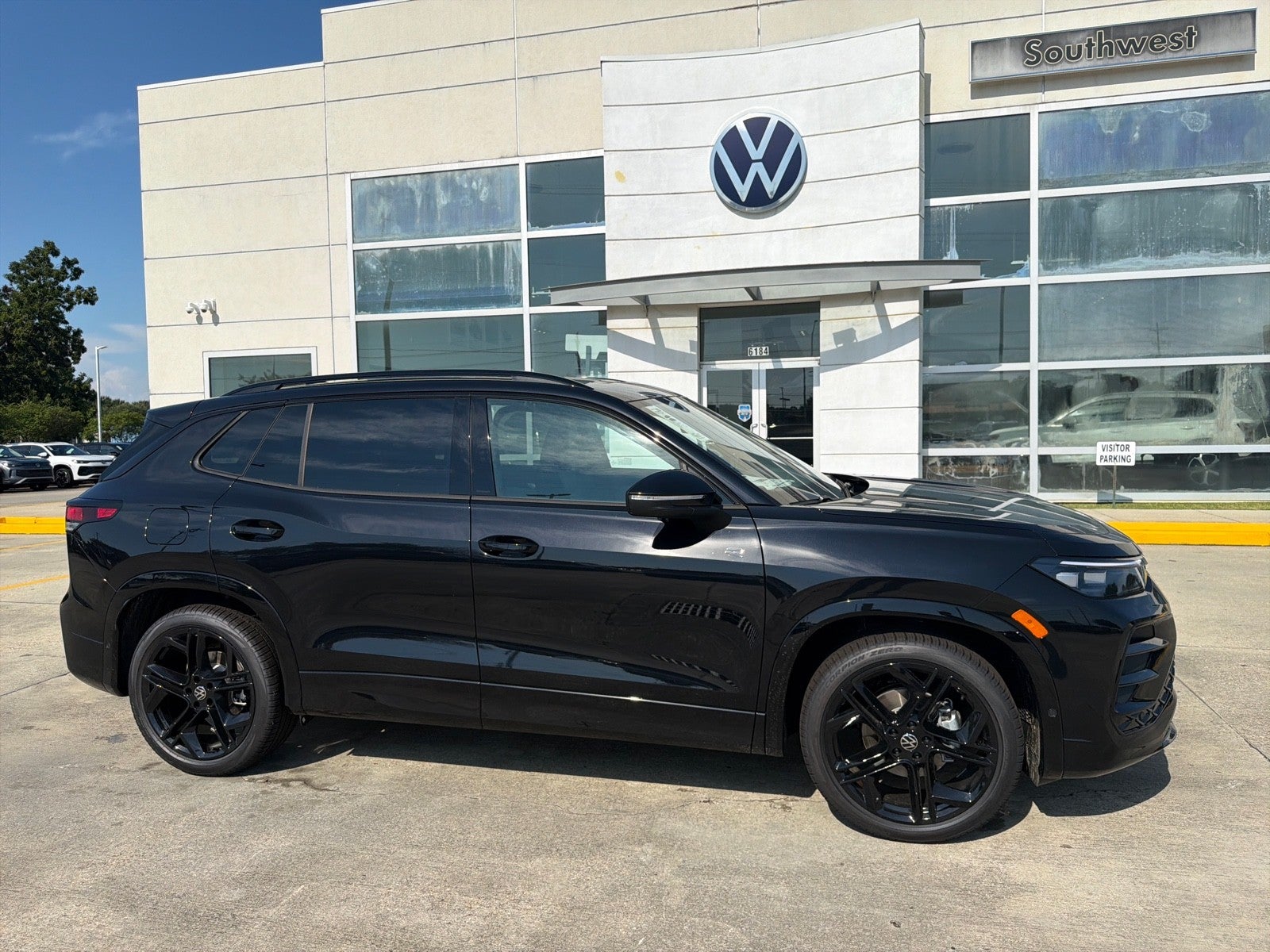 2026 Volkswagen Tiguan SE R-Line Black FWD