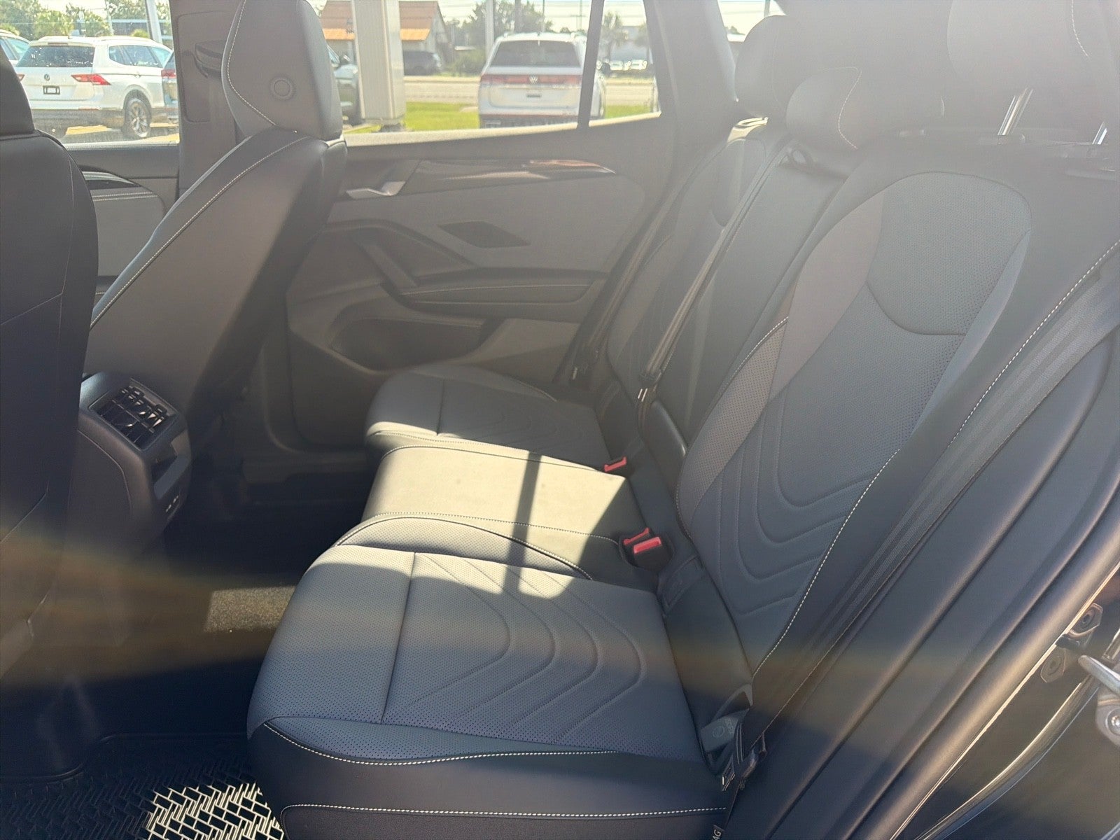 2026 Volkswagen Tiguan SE R-Line Black FWD