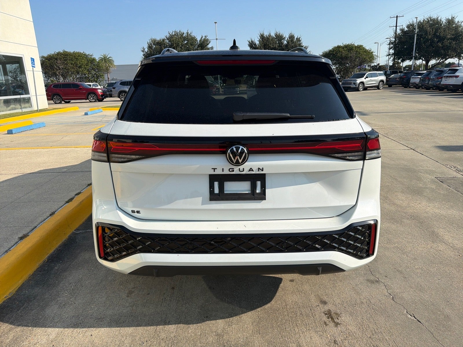 2026 Volkswagen Tiguan SE R-Line Black FWD
